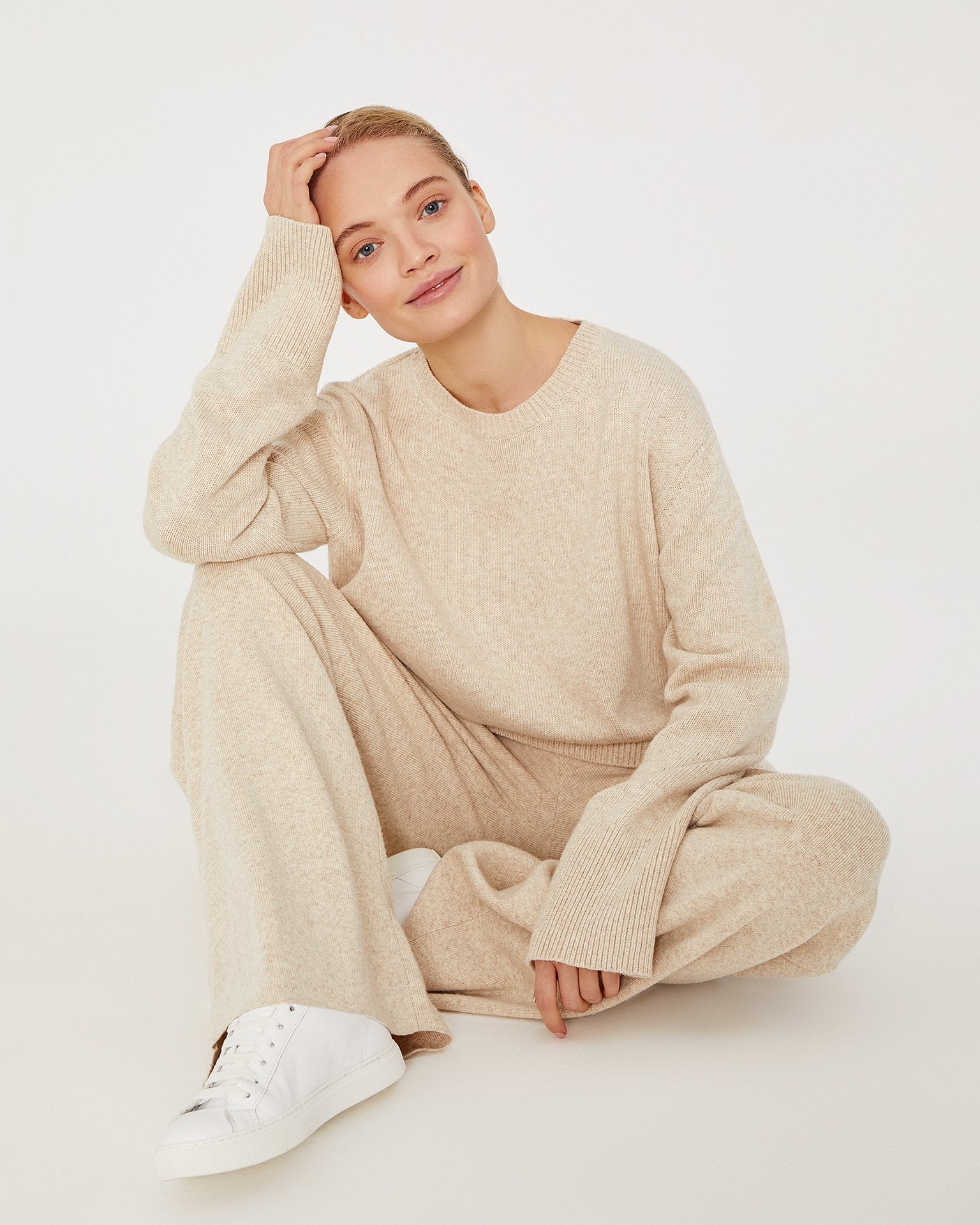 Beige knit trousers