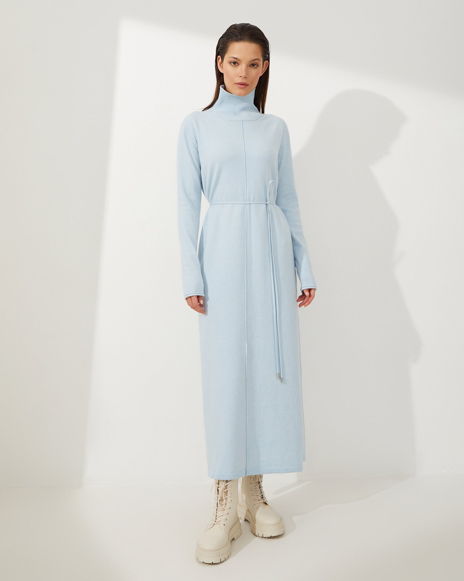 Dress with a stand-up collar
