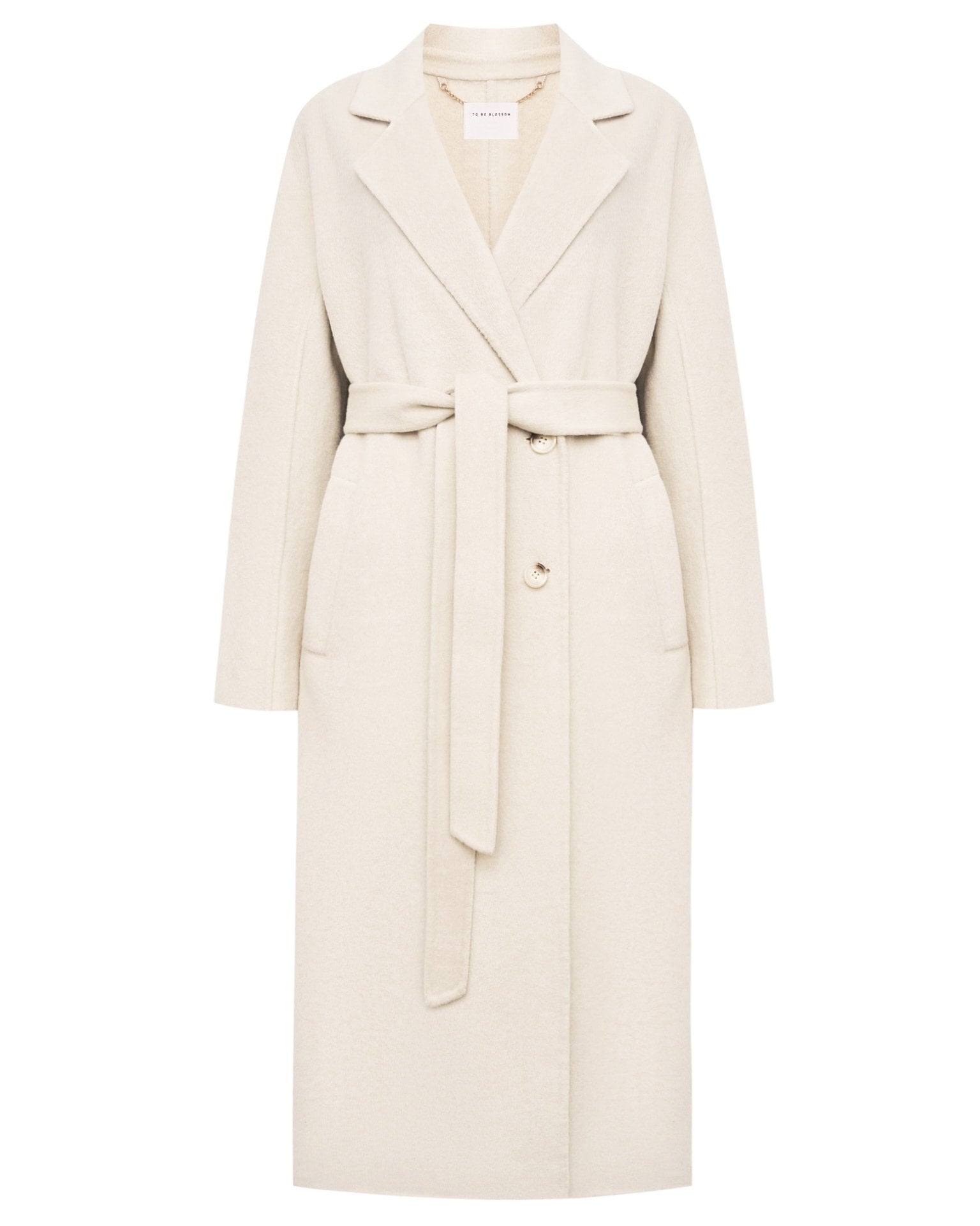 Coat with a raglan sleeve