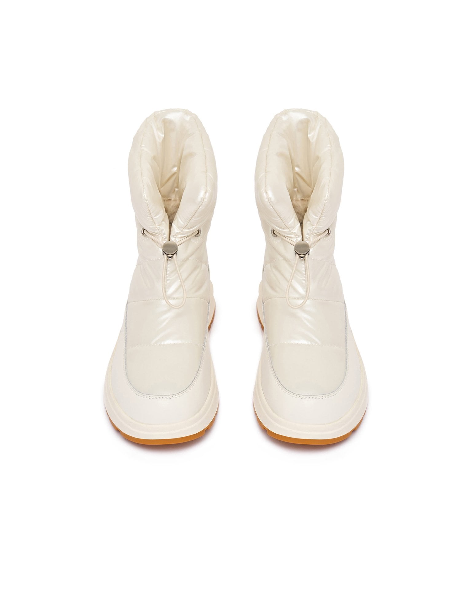 Milk-coloured puffer boots