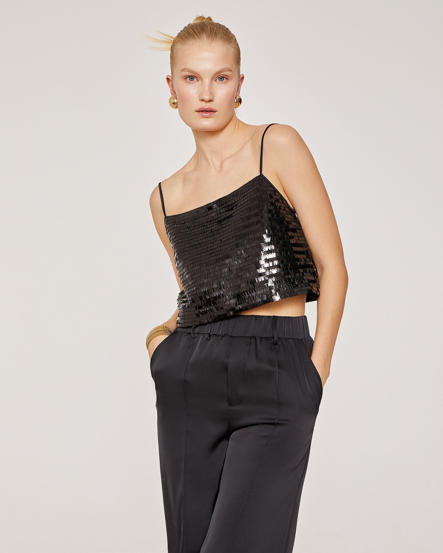 Strappy top in black