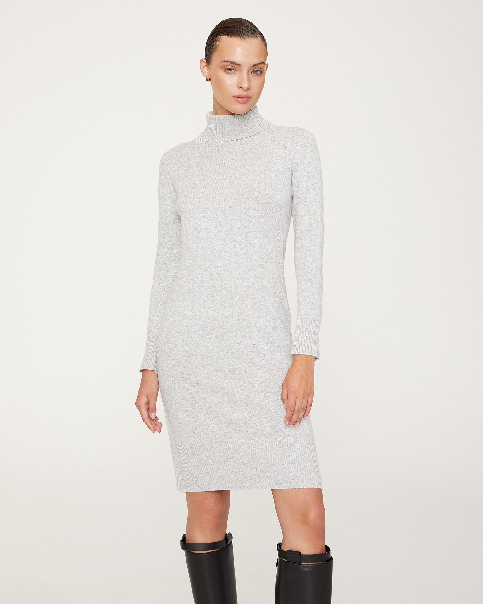 Straight-cut sweater dress