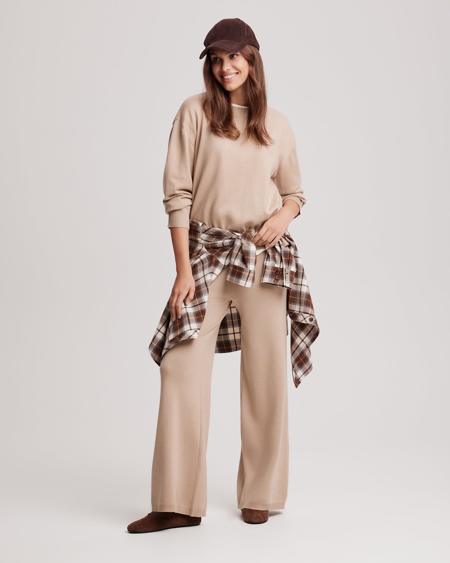 Beige knitted set