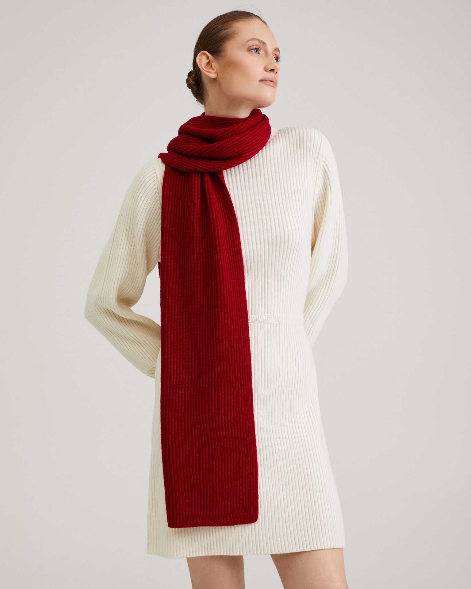 Red scarf, Red — photo 3