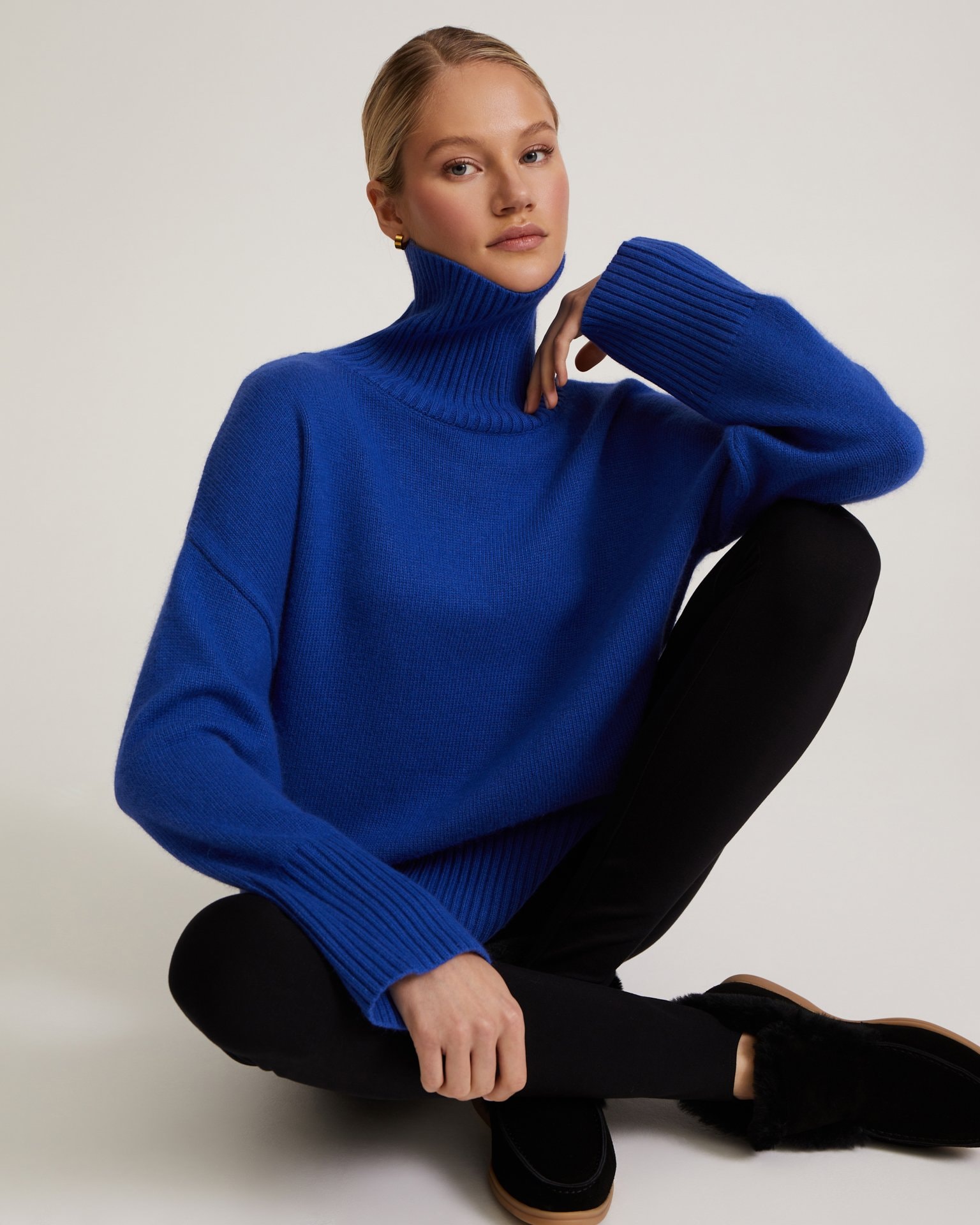 High-neck jumper, Blue