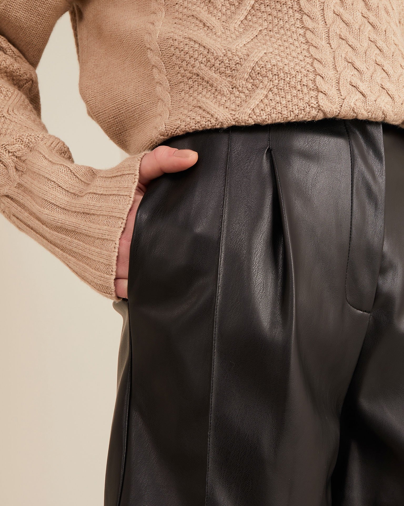 Shorts in soft eco-leather, Black — photo 5