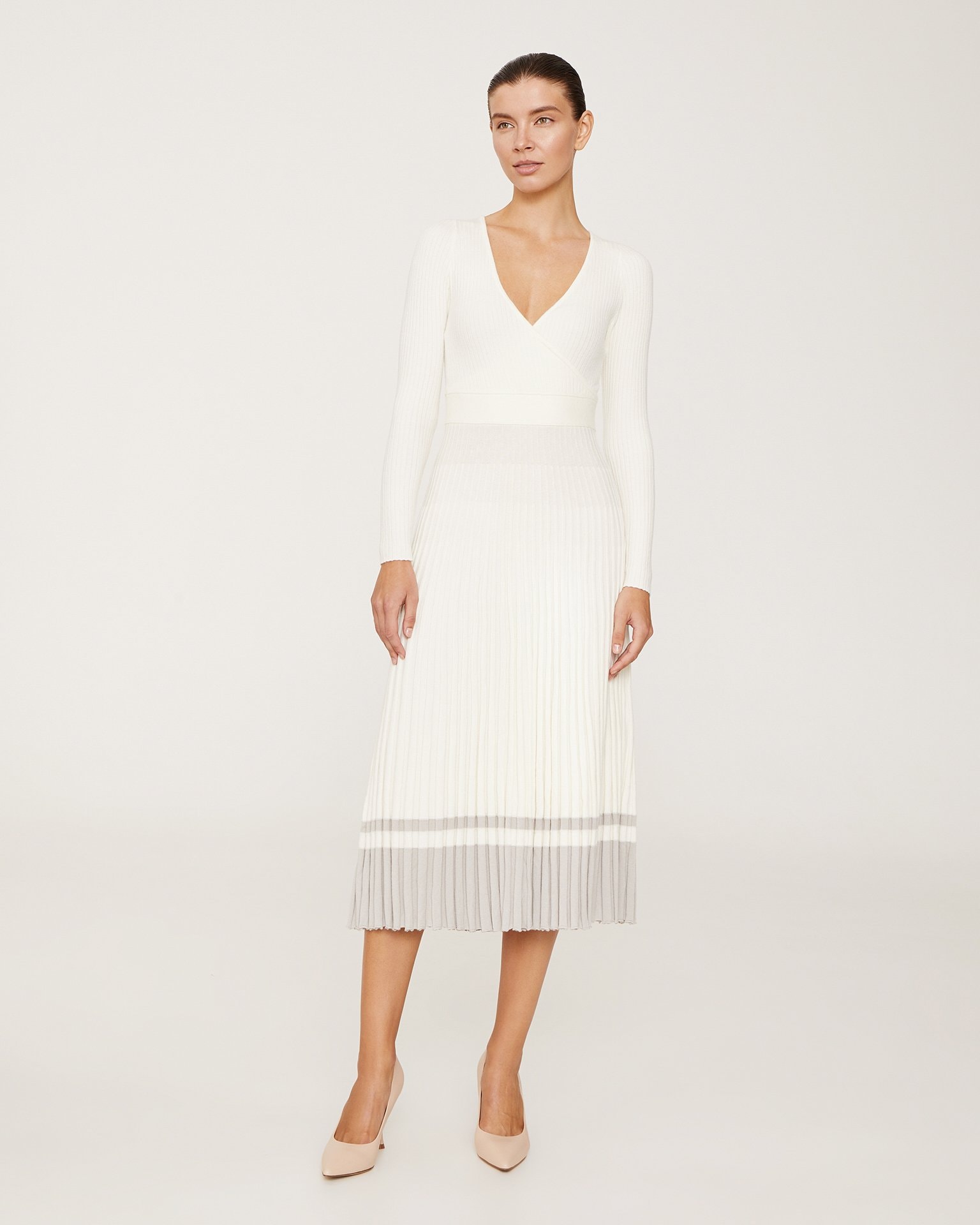 Dress with long sleeves, Milk
