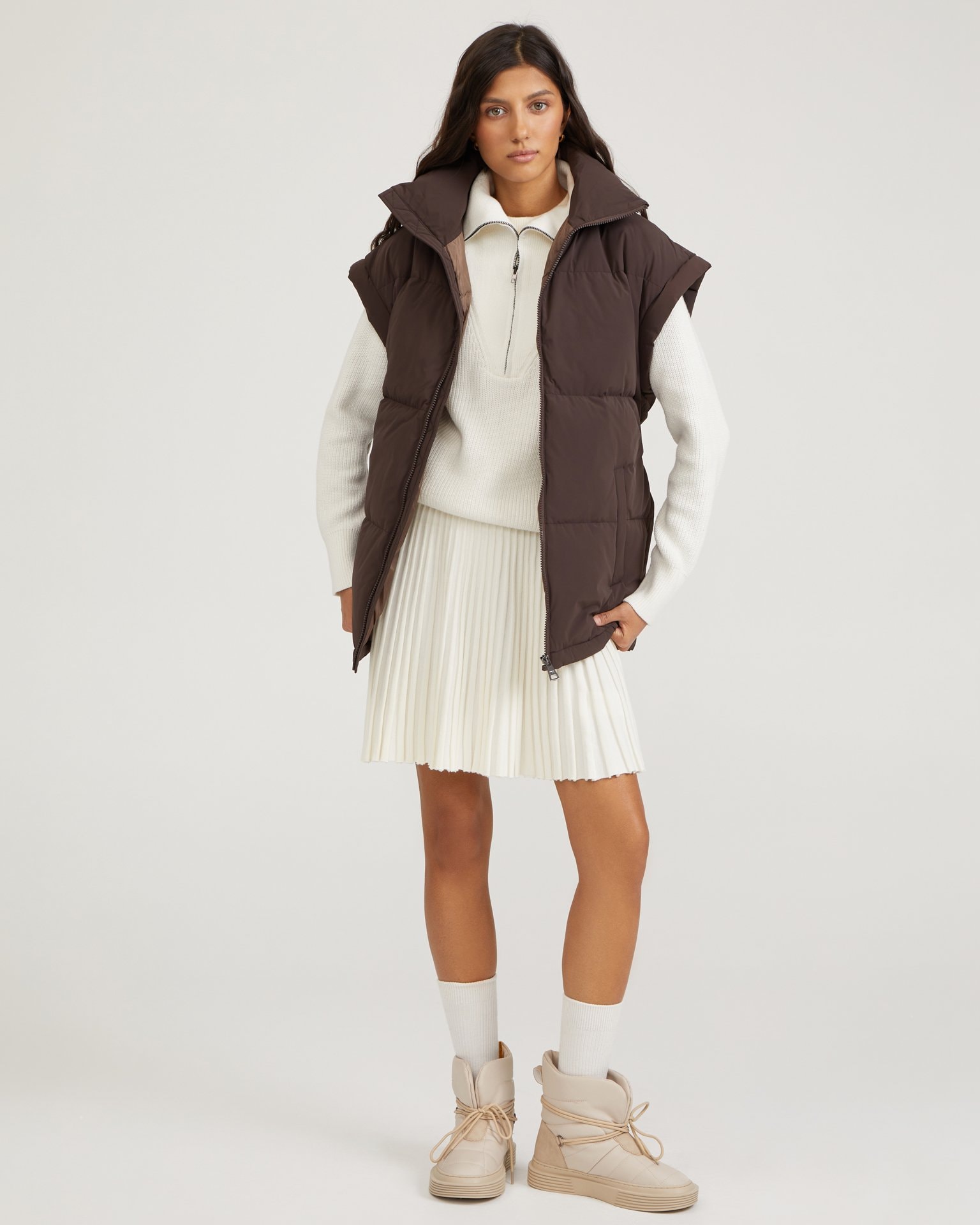 Insulated gilet in chocolate brown, Brown — photo 3