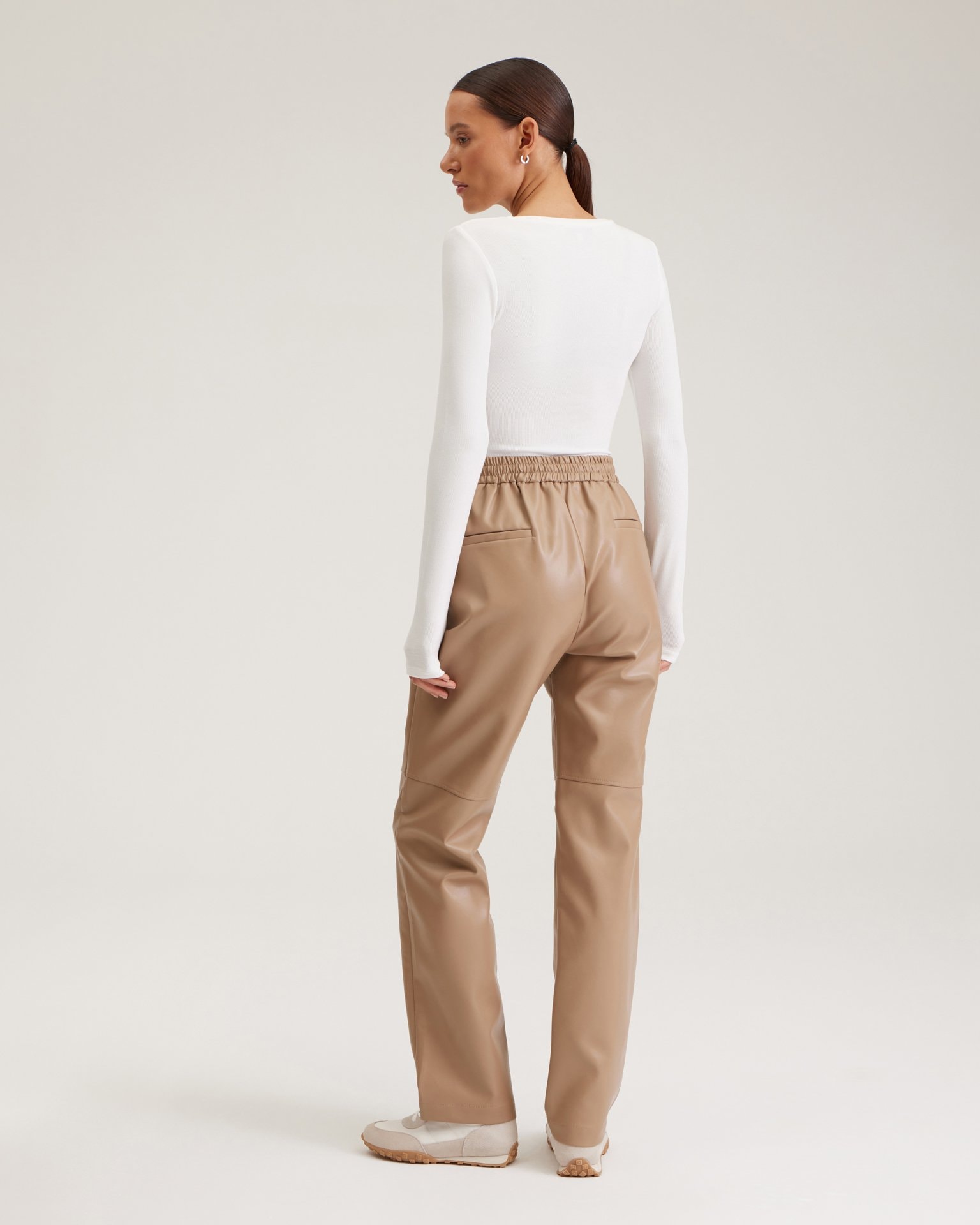 Coffee-coloured faux leather trousers, Beige — photo 3