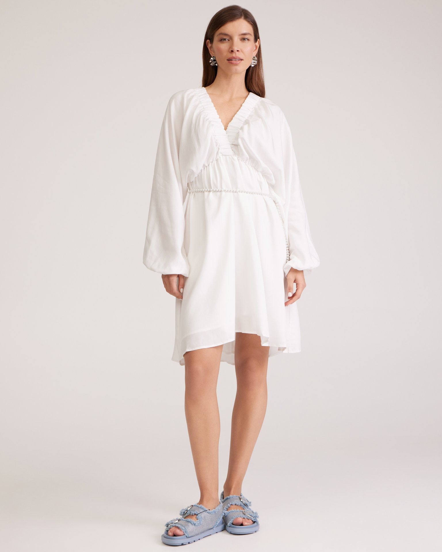 White Dress, White — photo 2