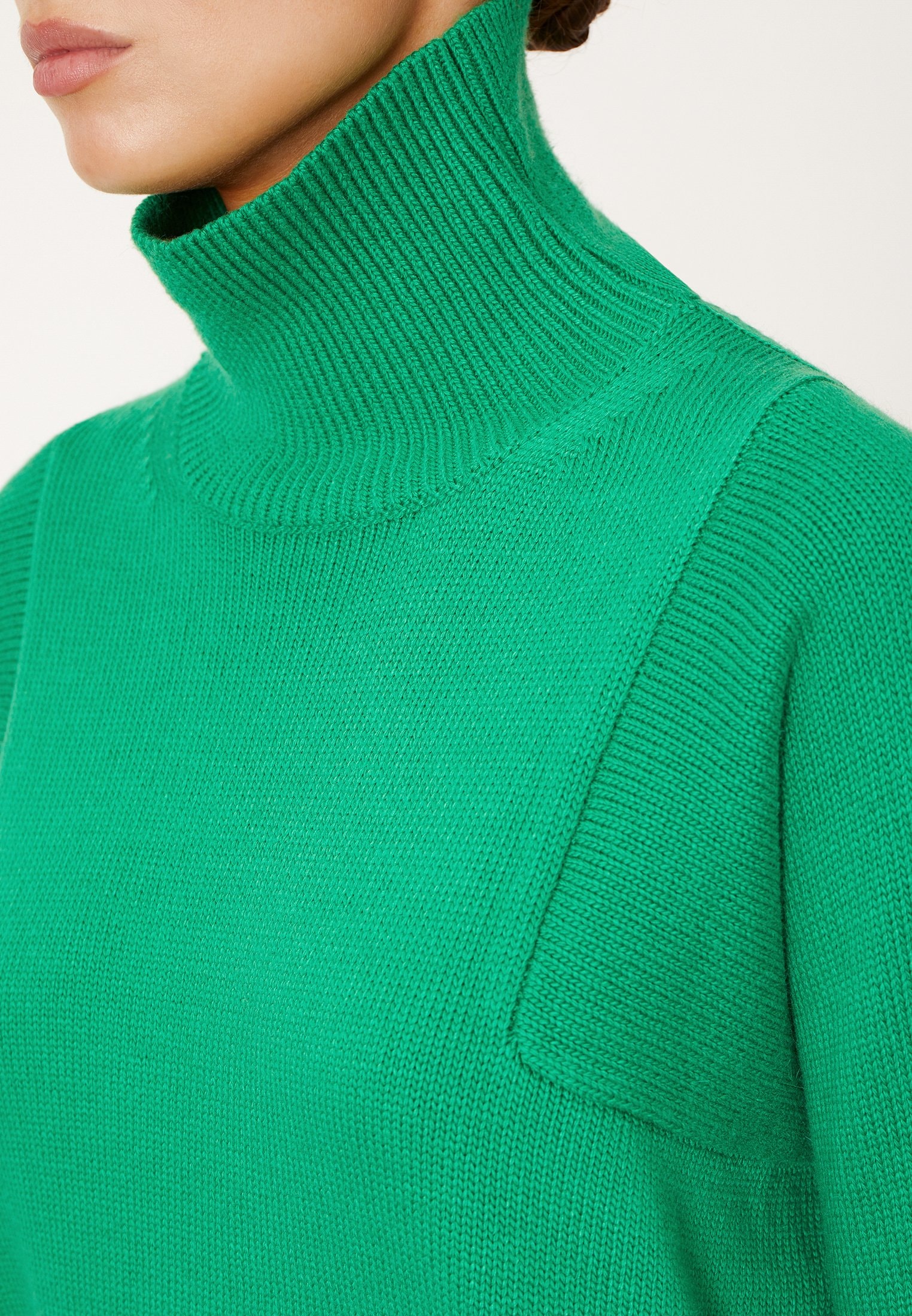 Basic turtleneck jumper in green, Green — photo 5
