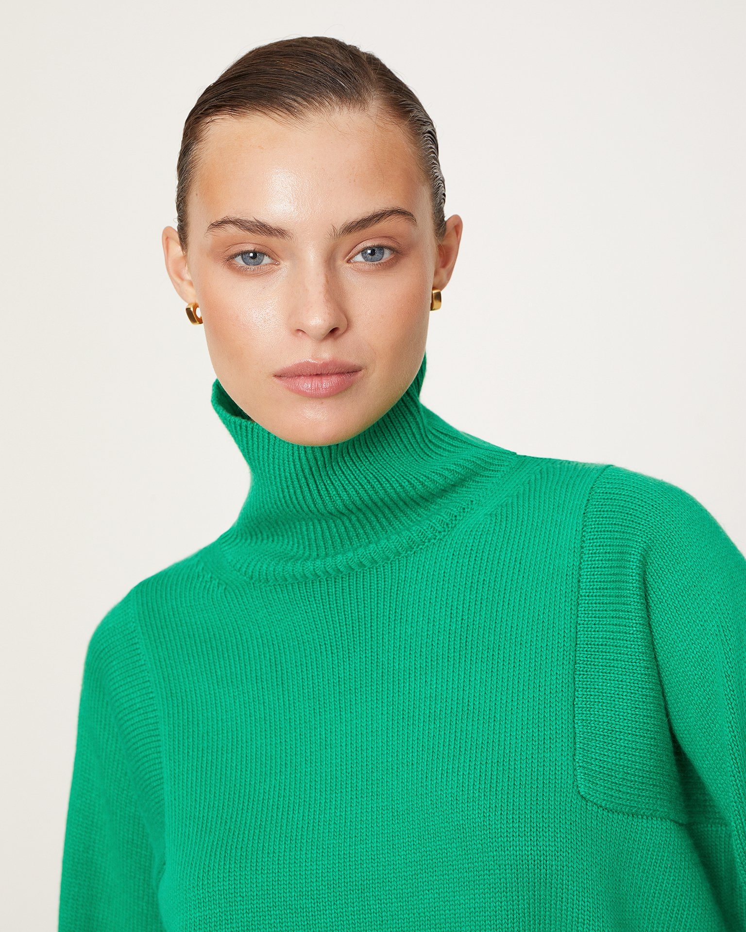 Basic turtleneck jumper in green, Green — photo 4