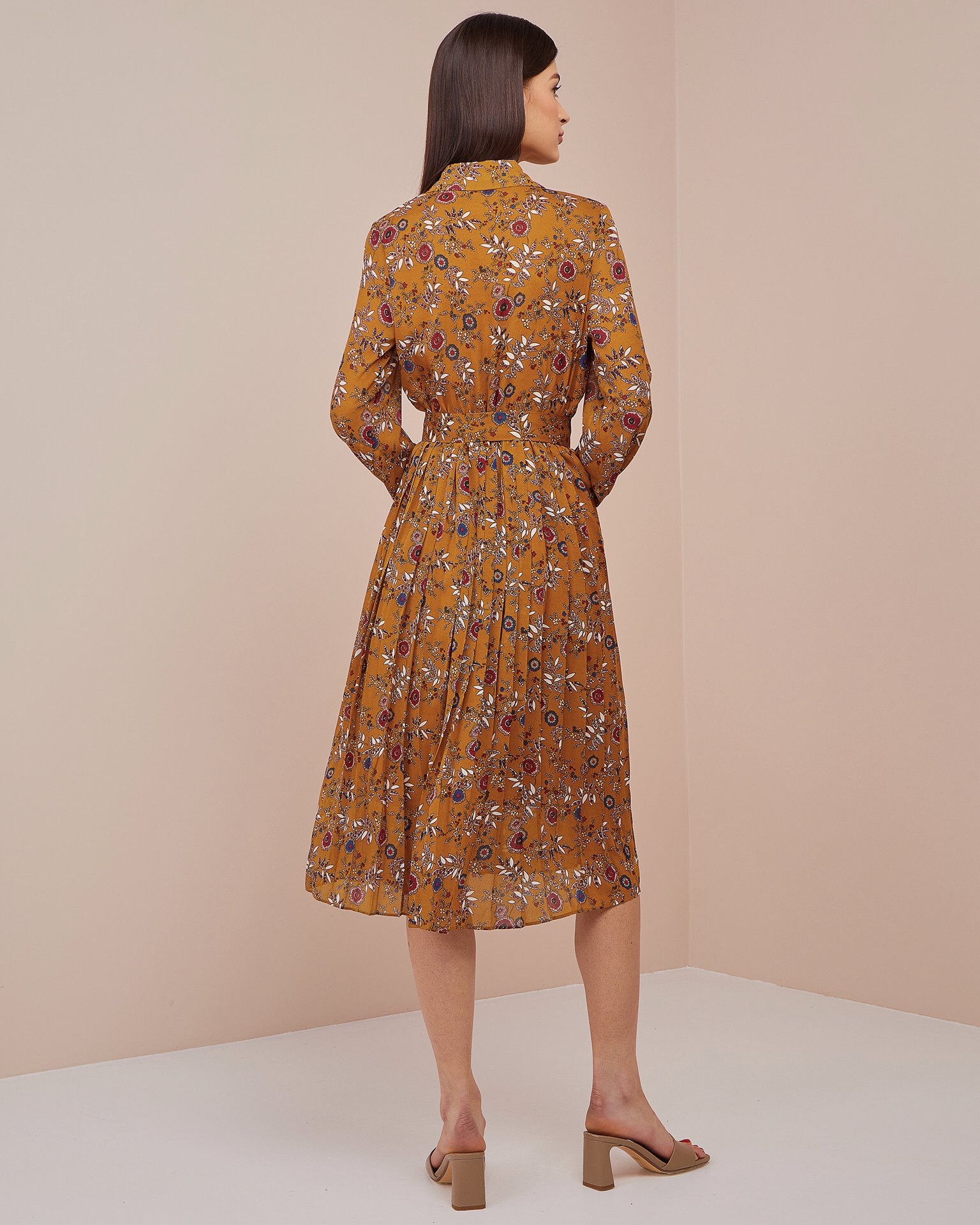 Flowing dress with a collar, Yellow — photo 3