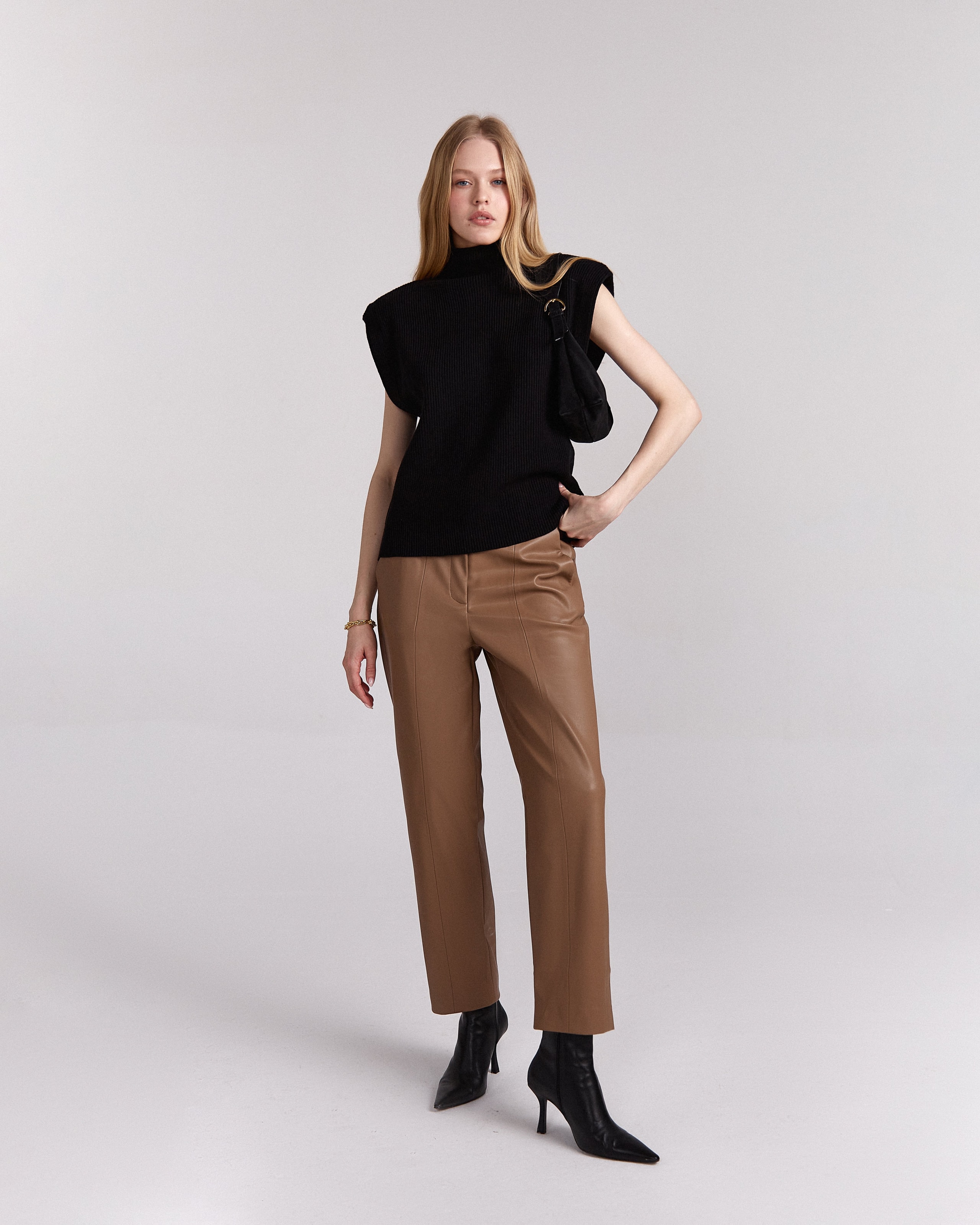 Trousers in a coffee shade, Coffee