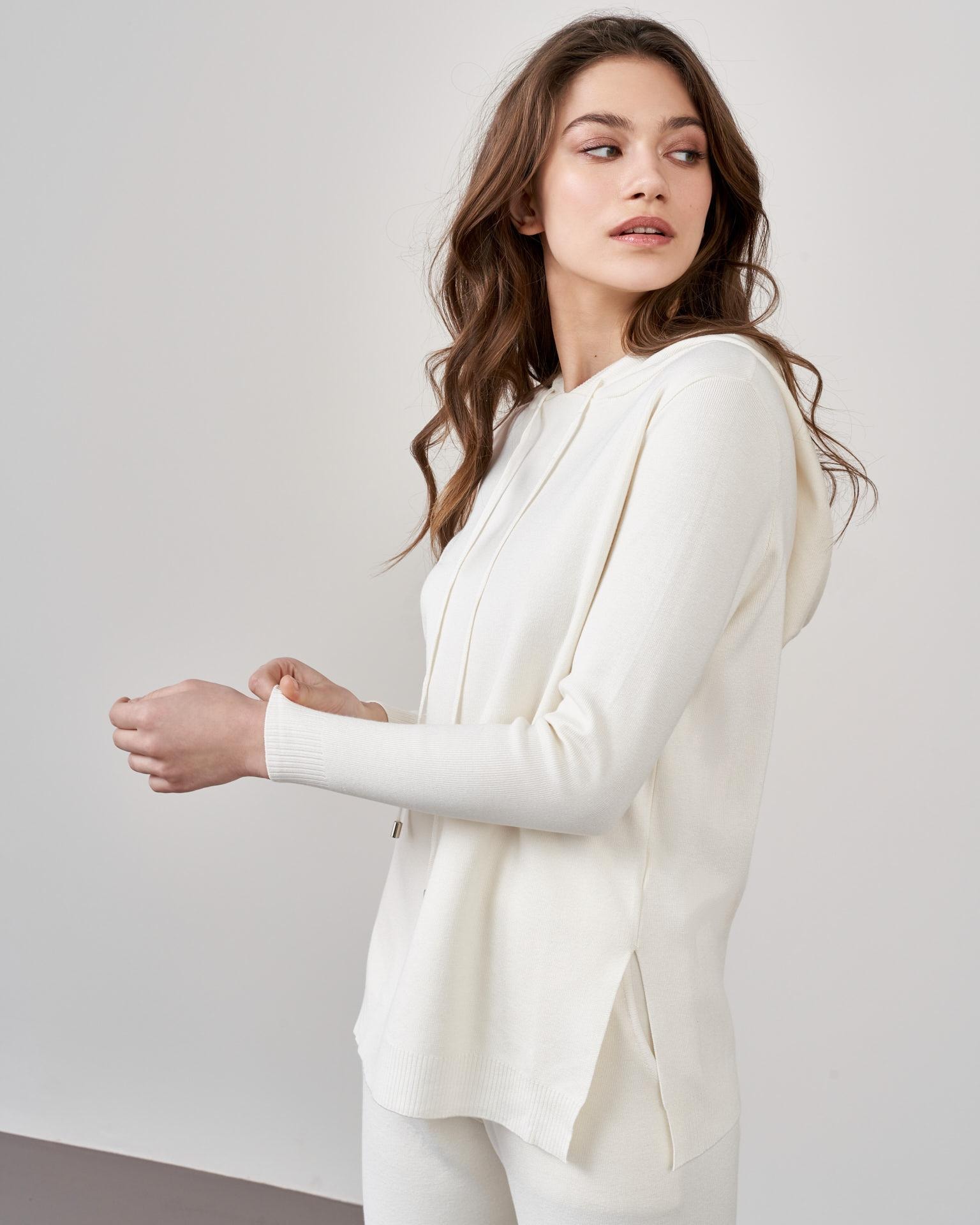 Sport-chic style suit, Milk