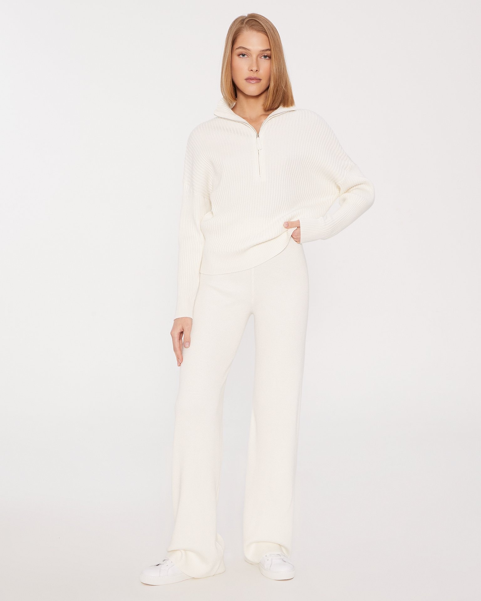 White Sweater, White — photo 2