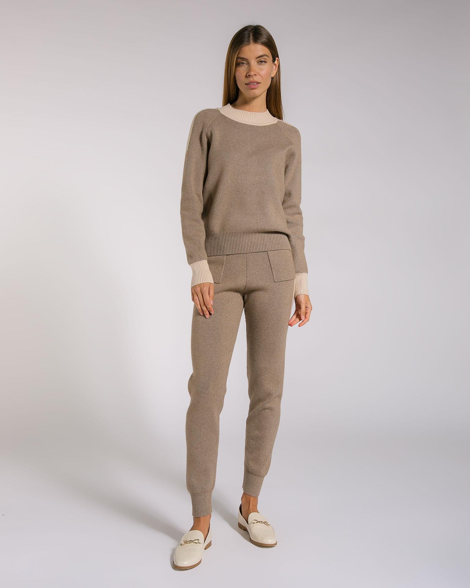 Cosy cashmere trouser suit in a coffee-with-milk colour, Brown — photo 4