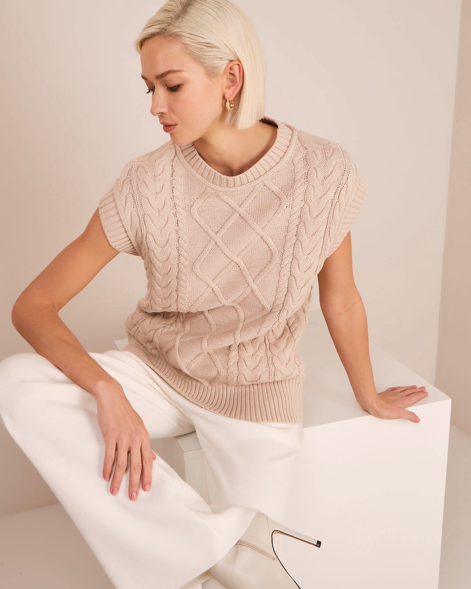 Sleeveless Jumper, Beige