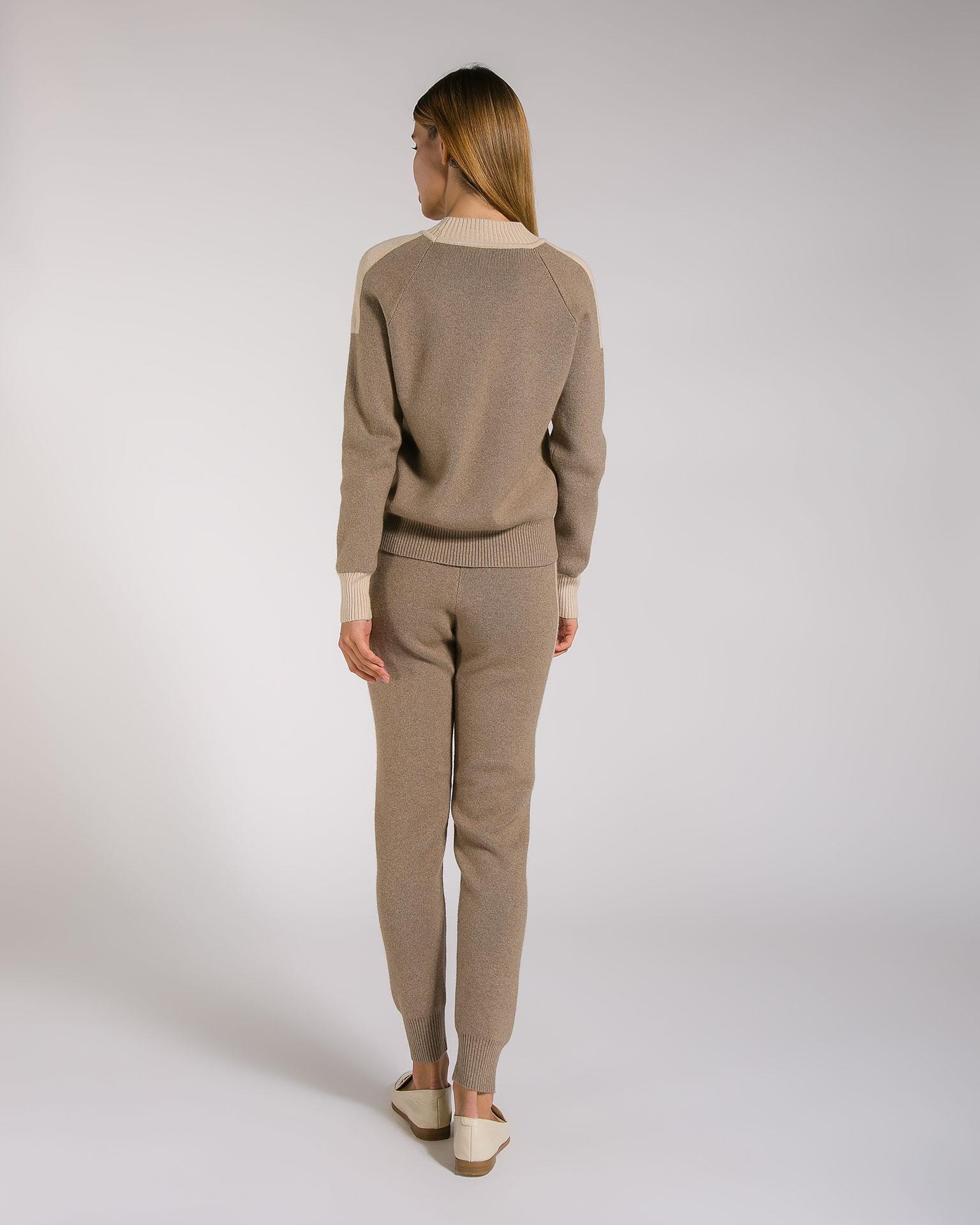Cosy cashmere trouser suit in a coffee-with-milk colour, Brown — photo 5