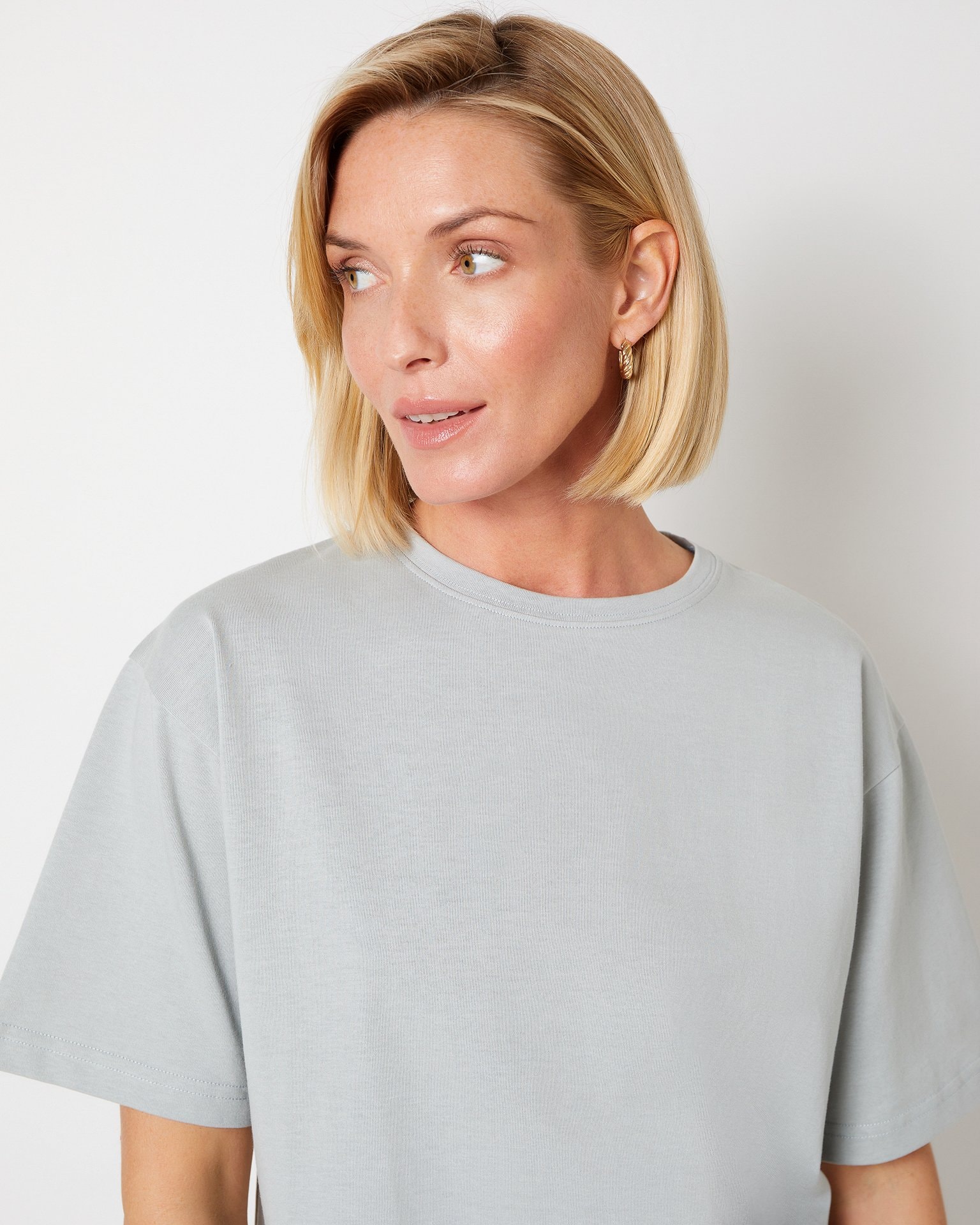 A mint-toned t-shirt, Olive — photo 4