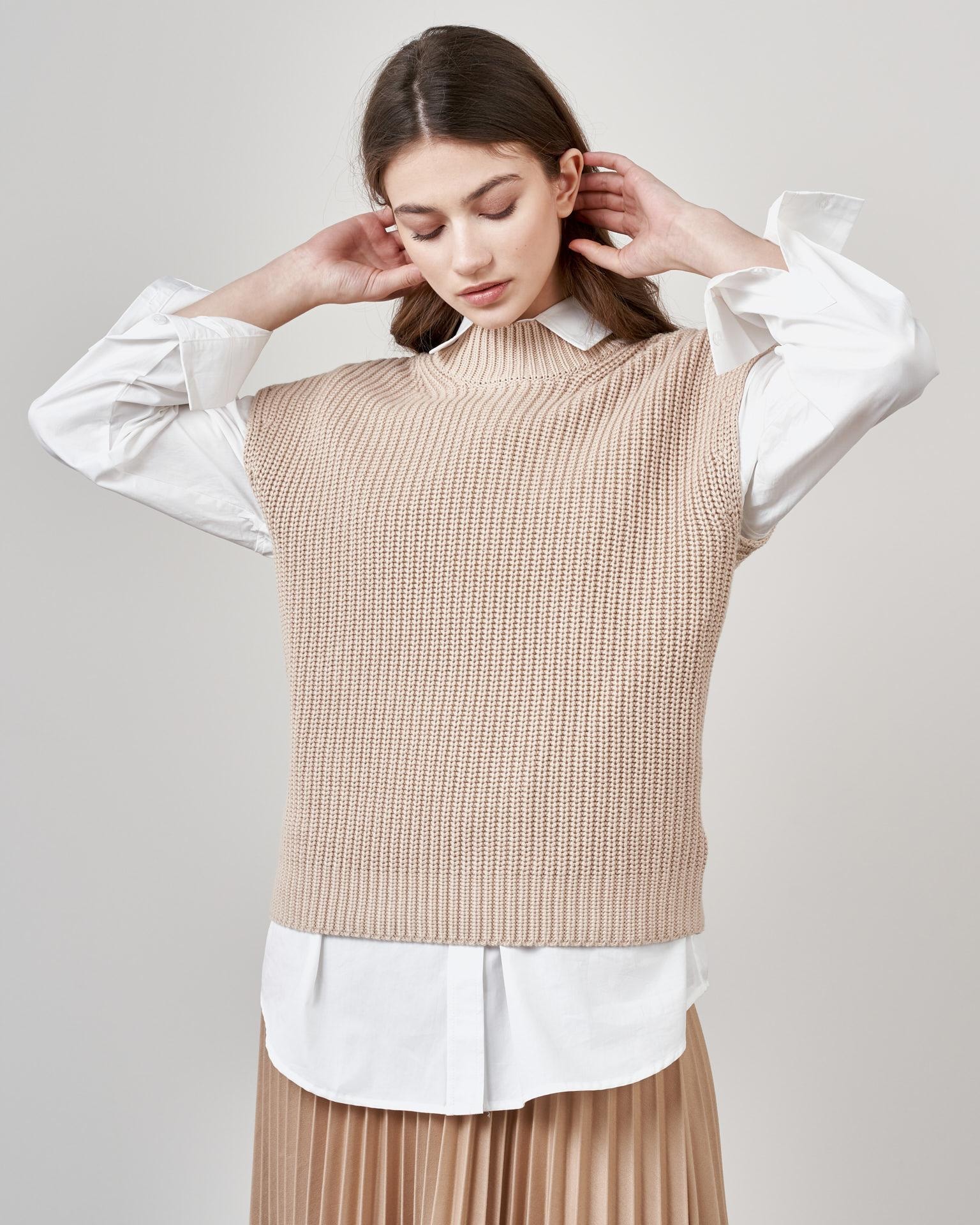 Sleeveless jumper, Beige