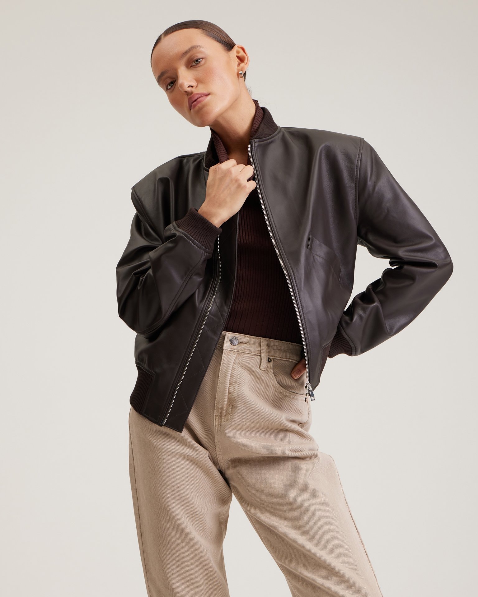 A chocolate leather bomber jacket, Brown — photo 4