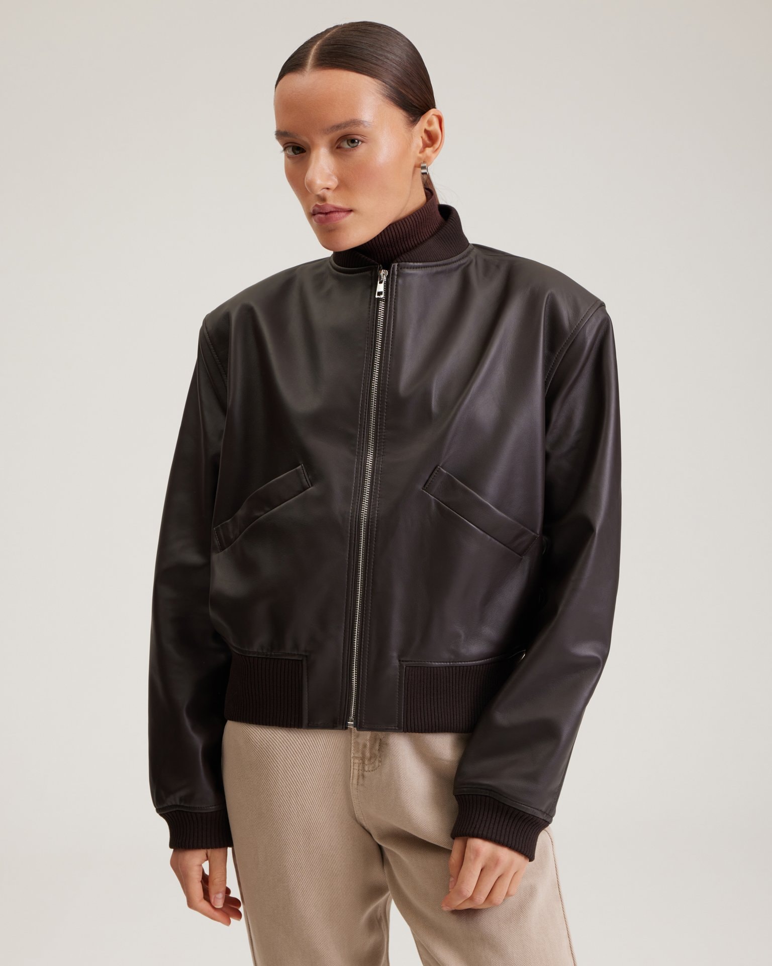 A chocolate leather bomber jacket, Brown — photo 5