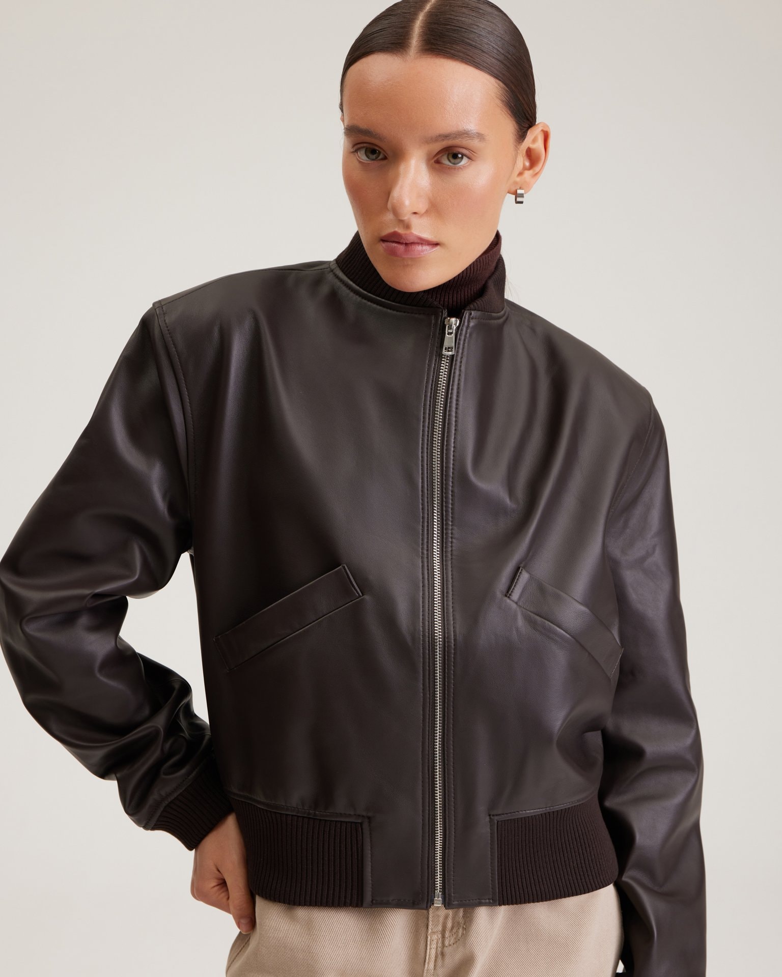 A chocolate leather bomber jacket, Brown — photo 6