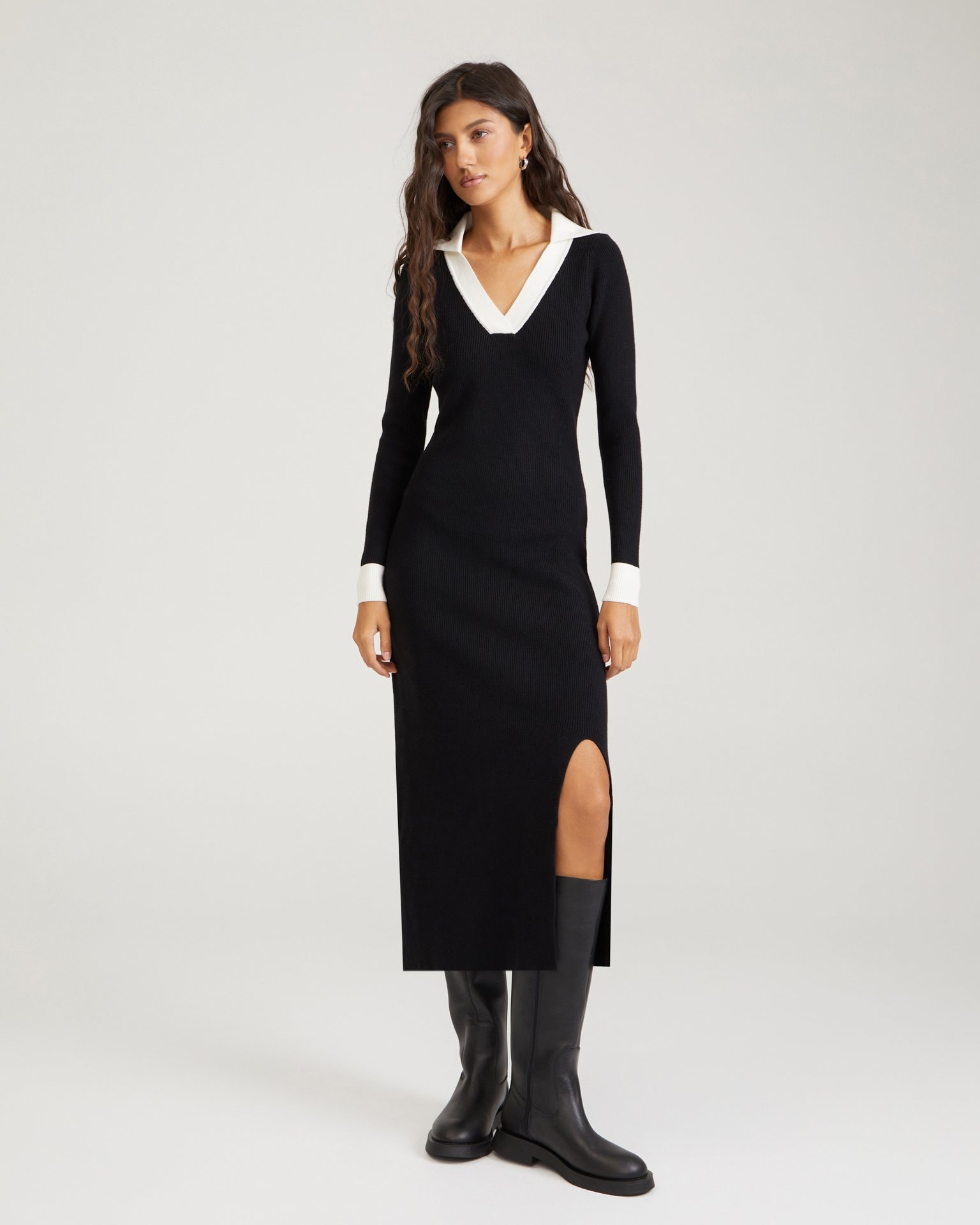 Knitted dress with a slit, Black
