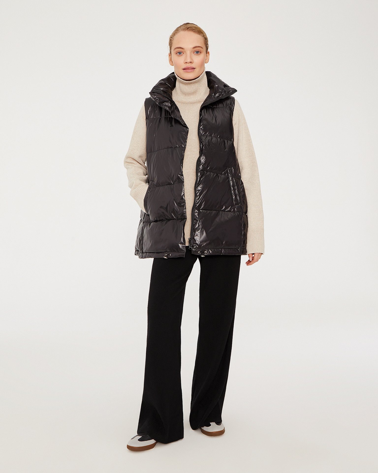 Down and feather gilet in black, Black