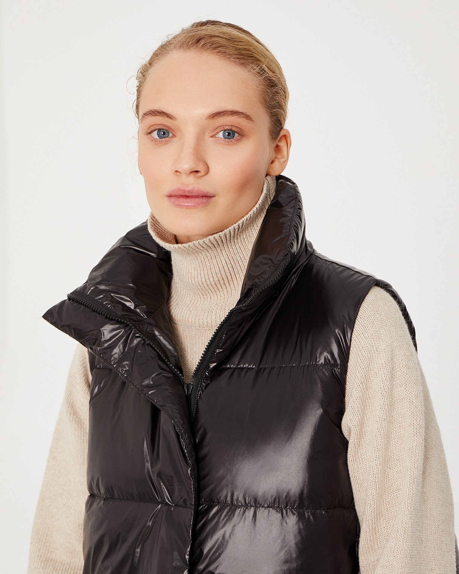 Down and feather gilet in black, Black — photo 4