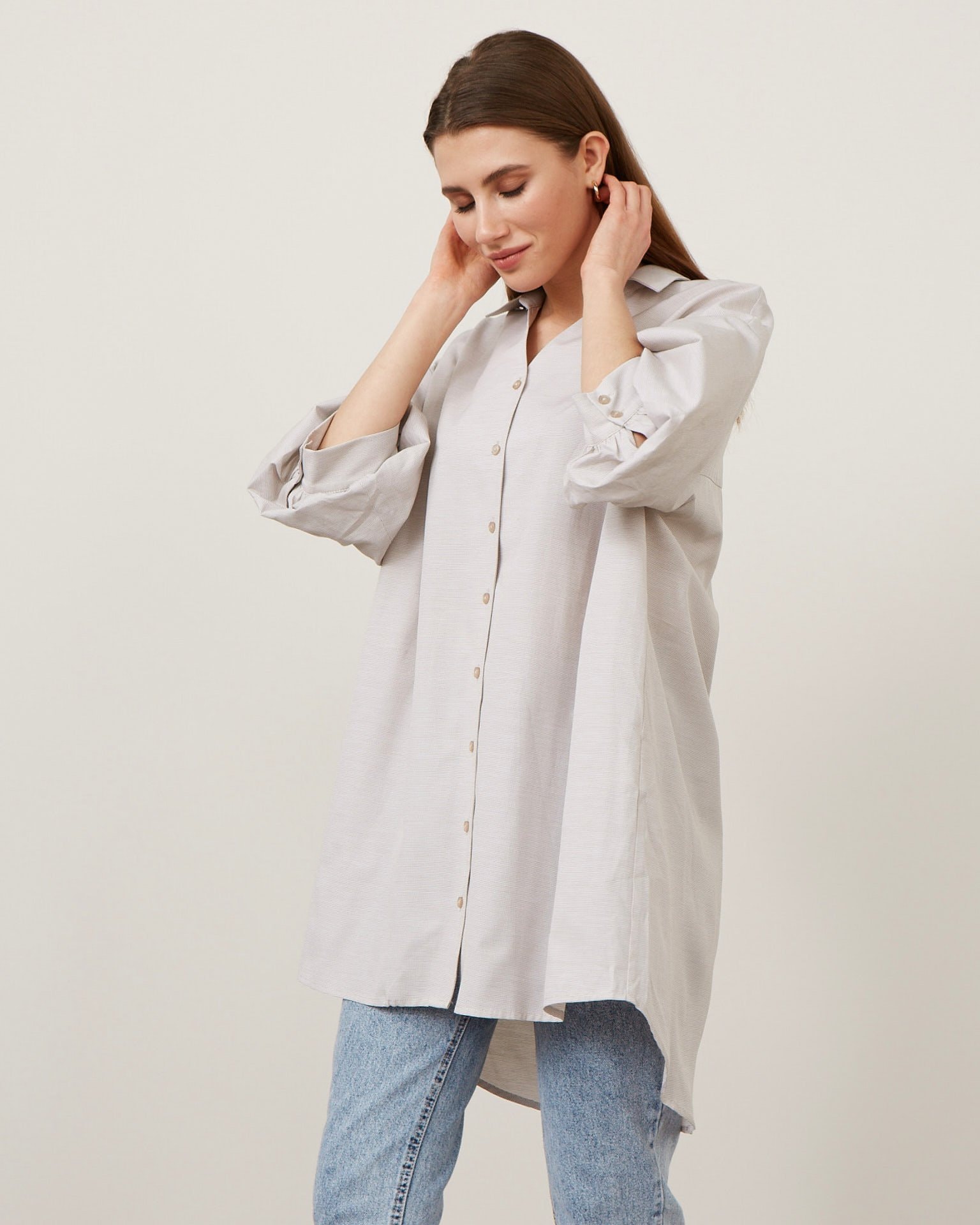 Shirt with an elongated back, Grey