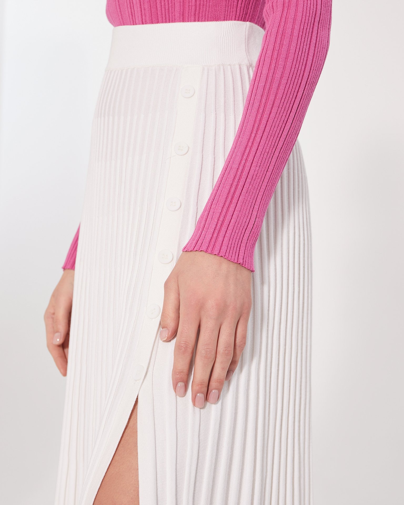 Midi skirt with a slit, White