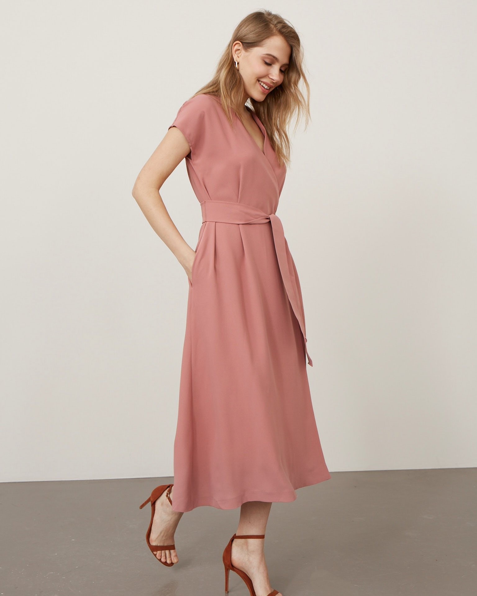 Belted waist dress, Grey-Brown