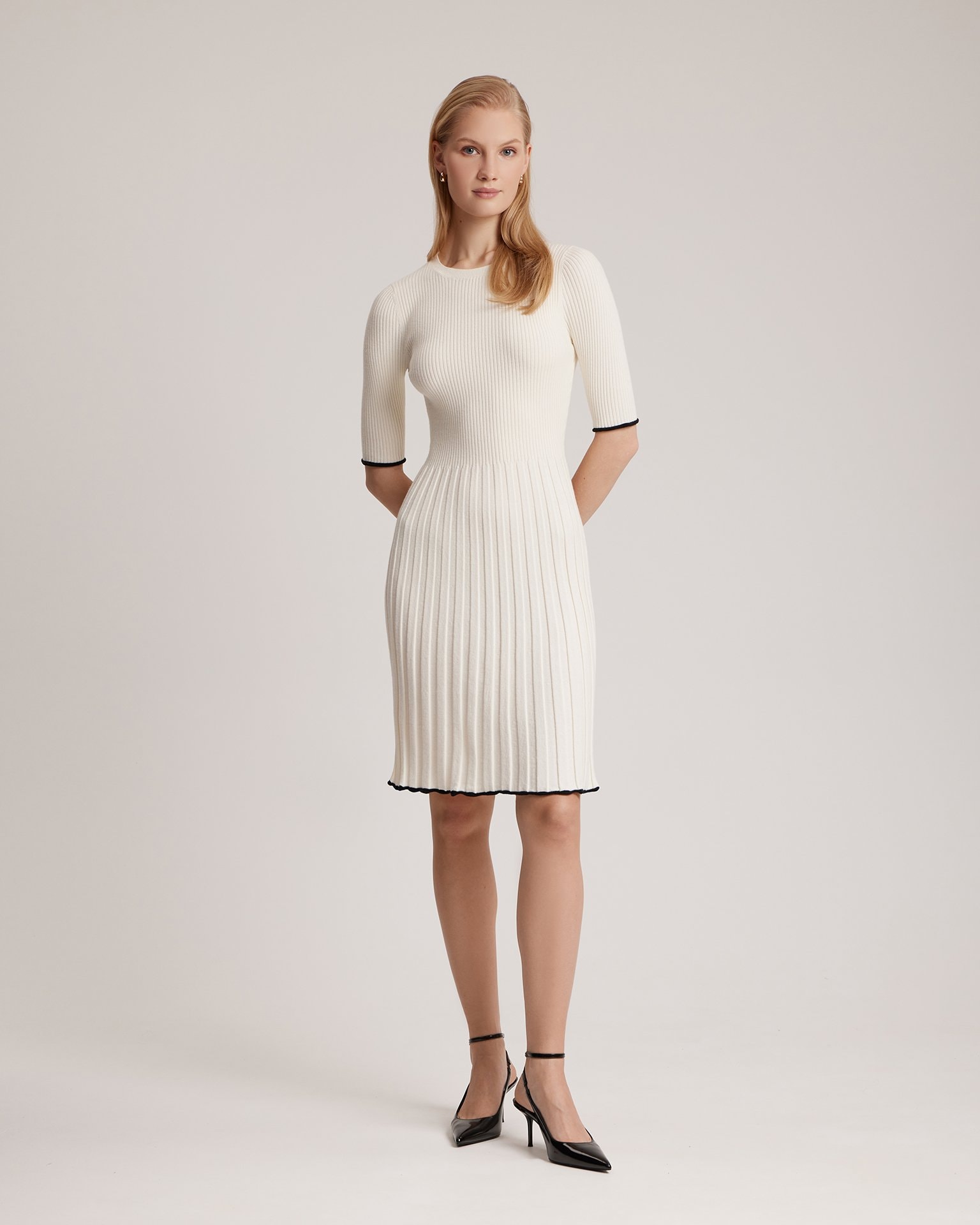 White dress, Milk — photo 2
