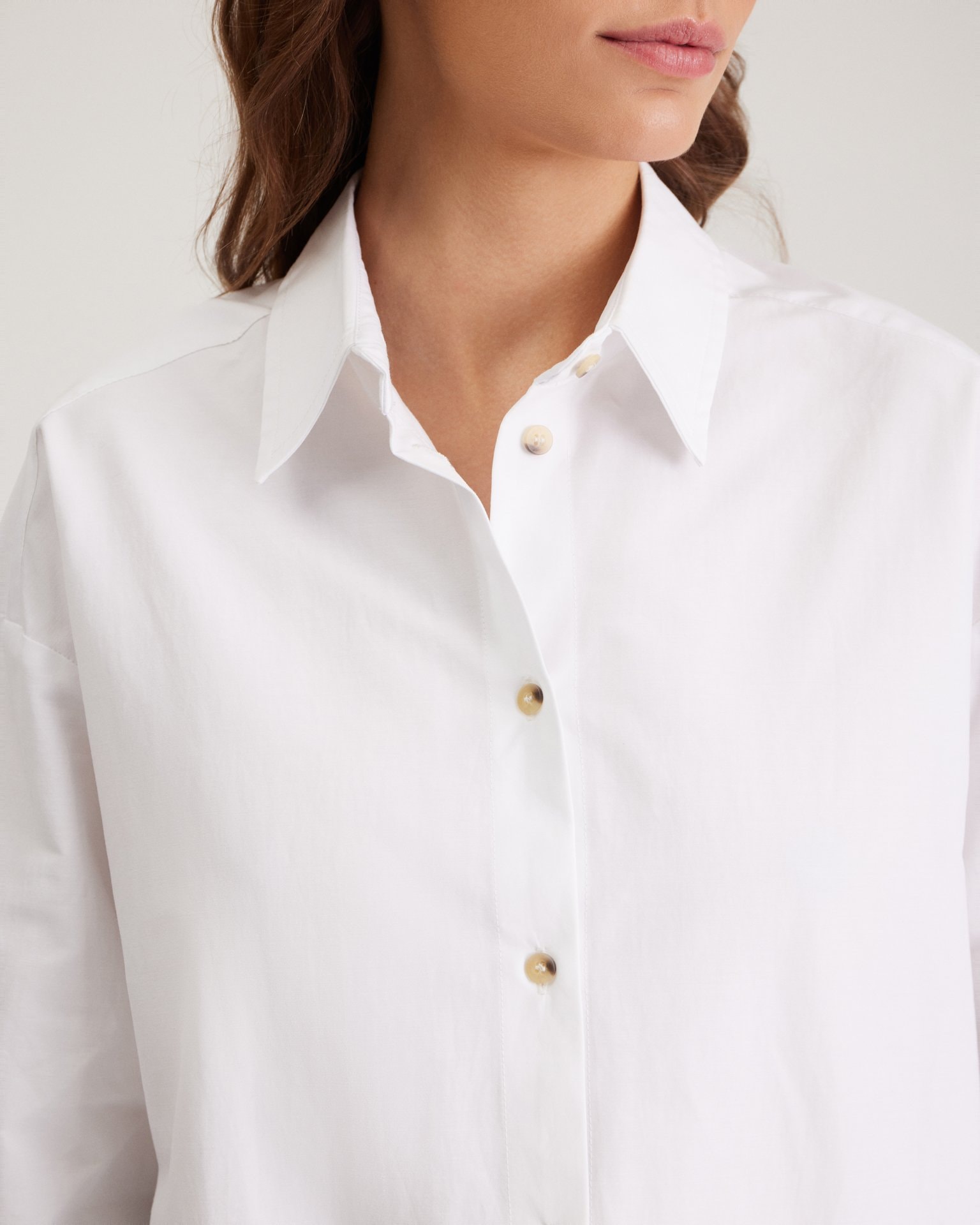 A straight-cut white shirt, White — photo 9