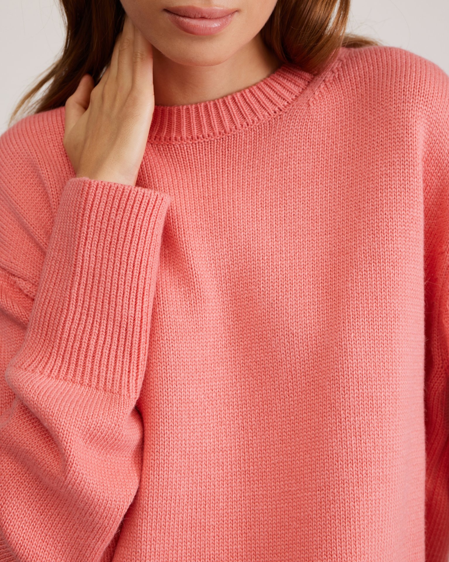 Oversize jumper in coral, Pink — photo 6