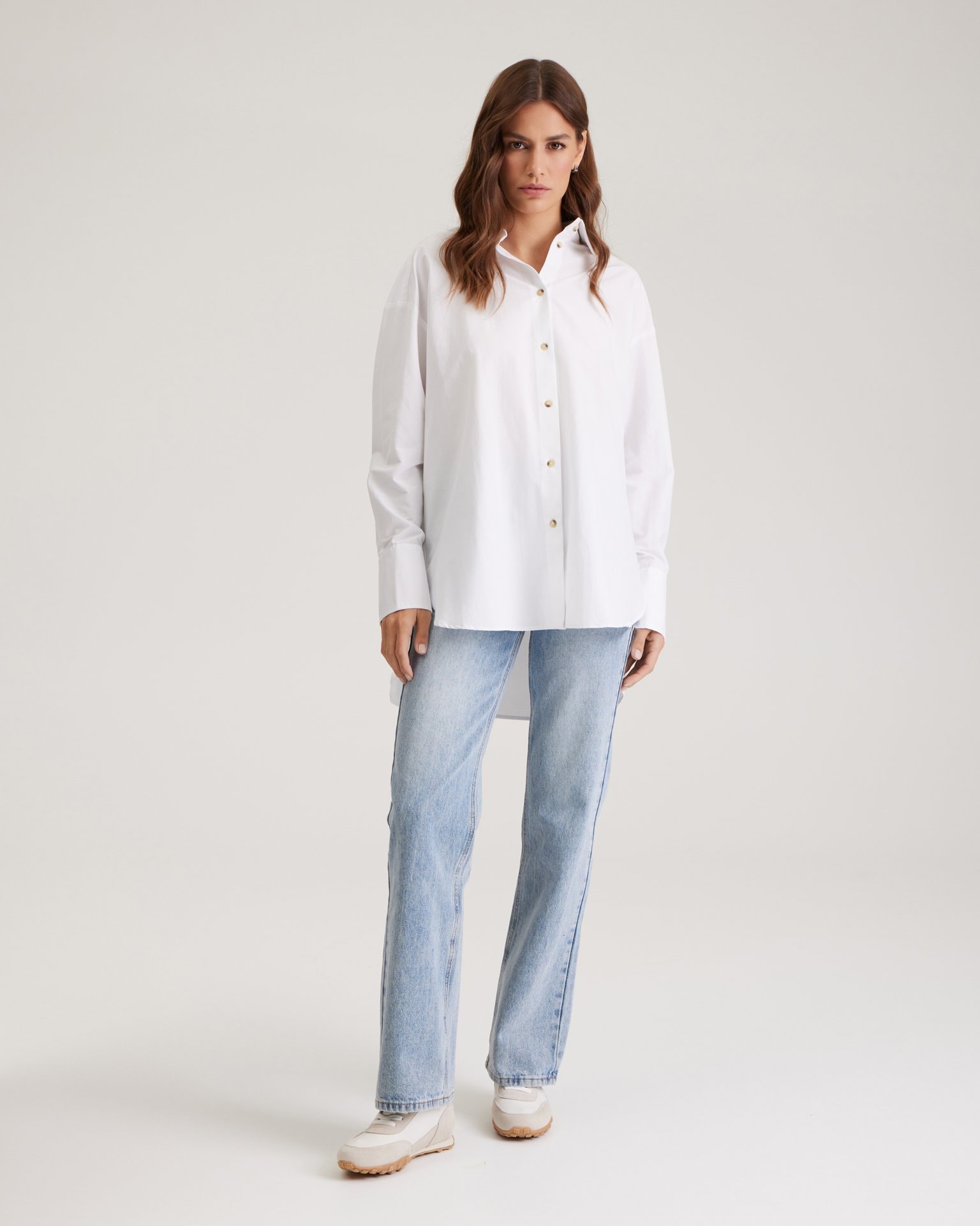 A straight-cut white shirt, White — photo 4