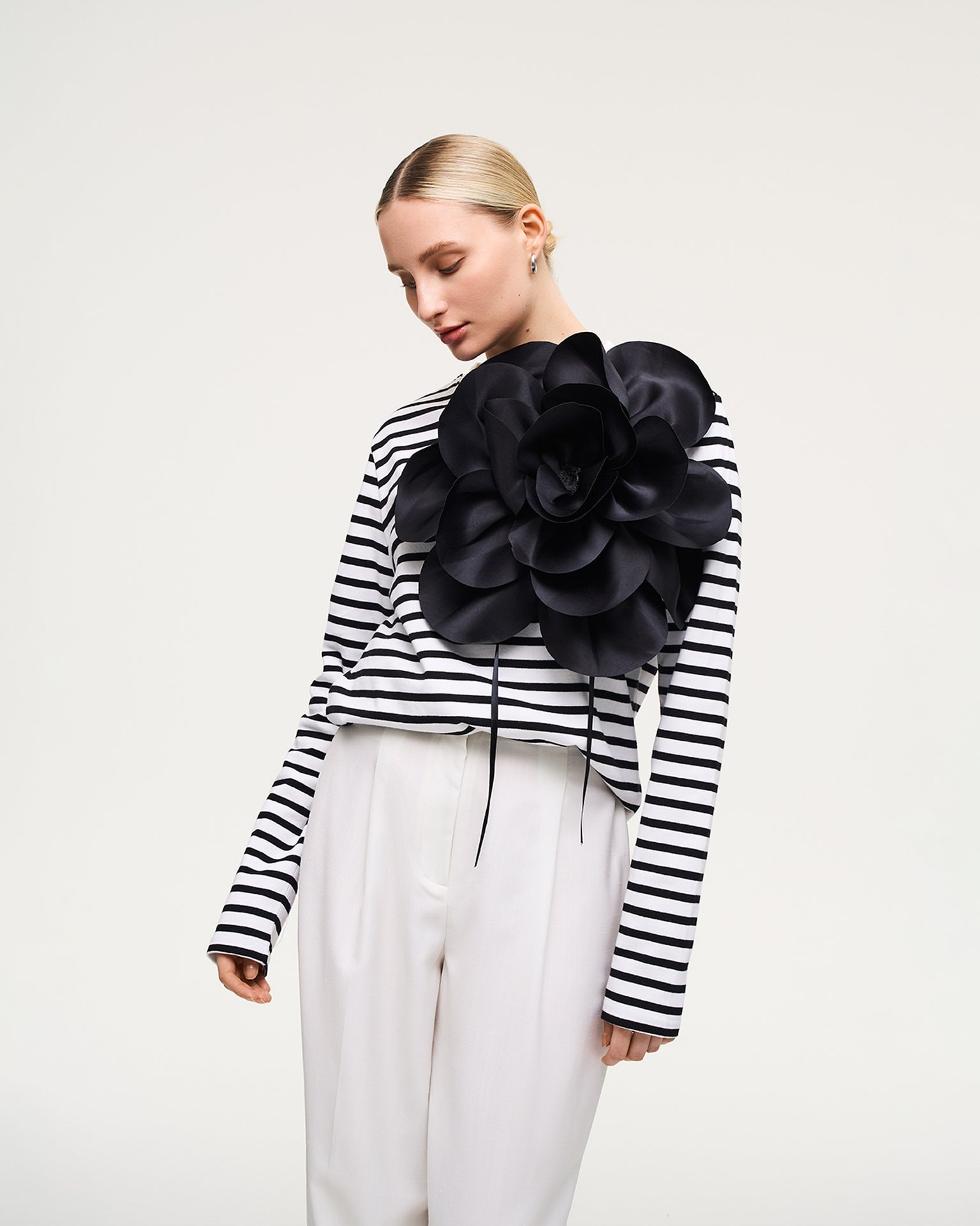 Voluminous floral accessory, Black — photo 2