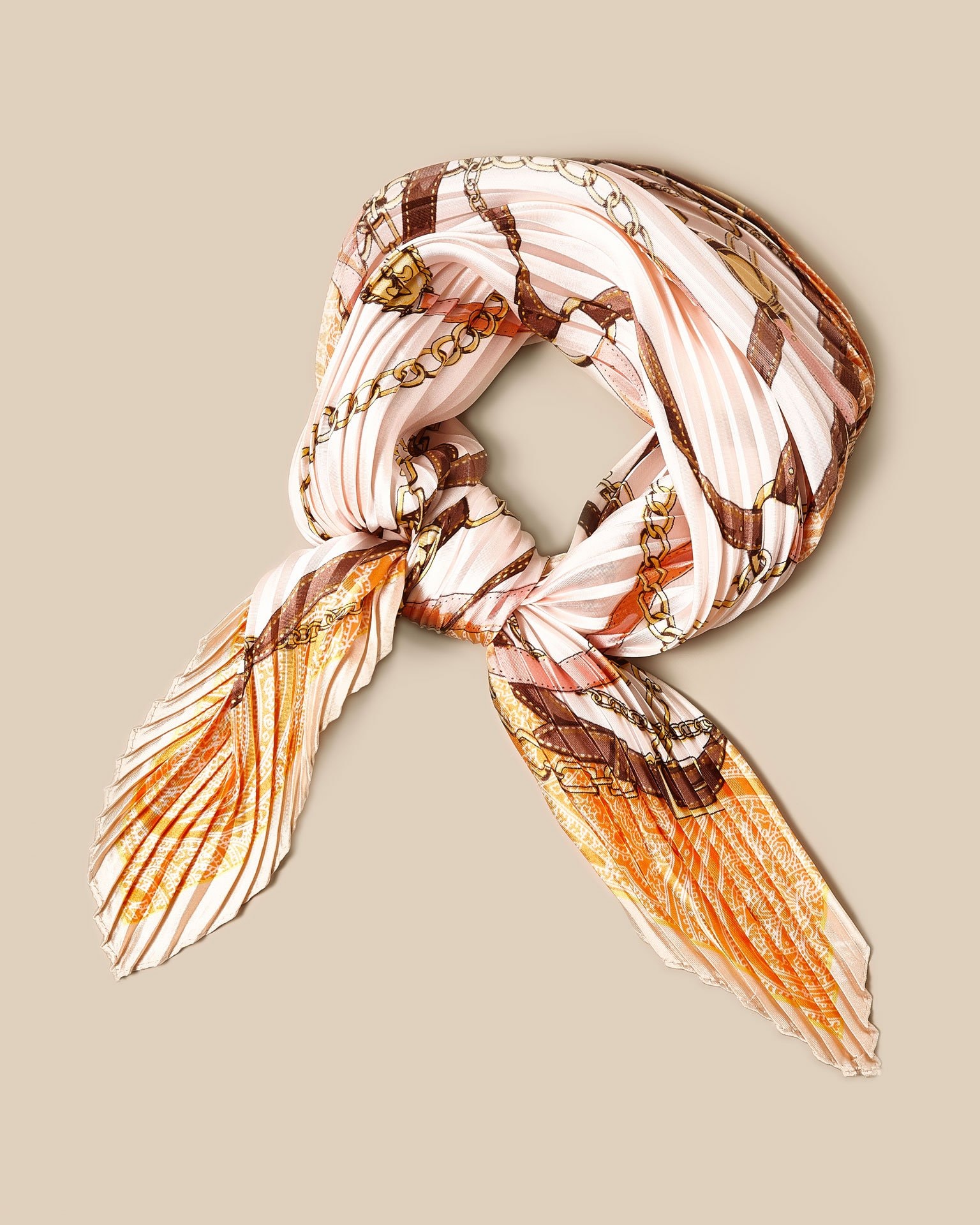 Pleated scarf with chain print, Orange