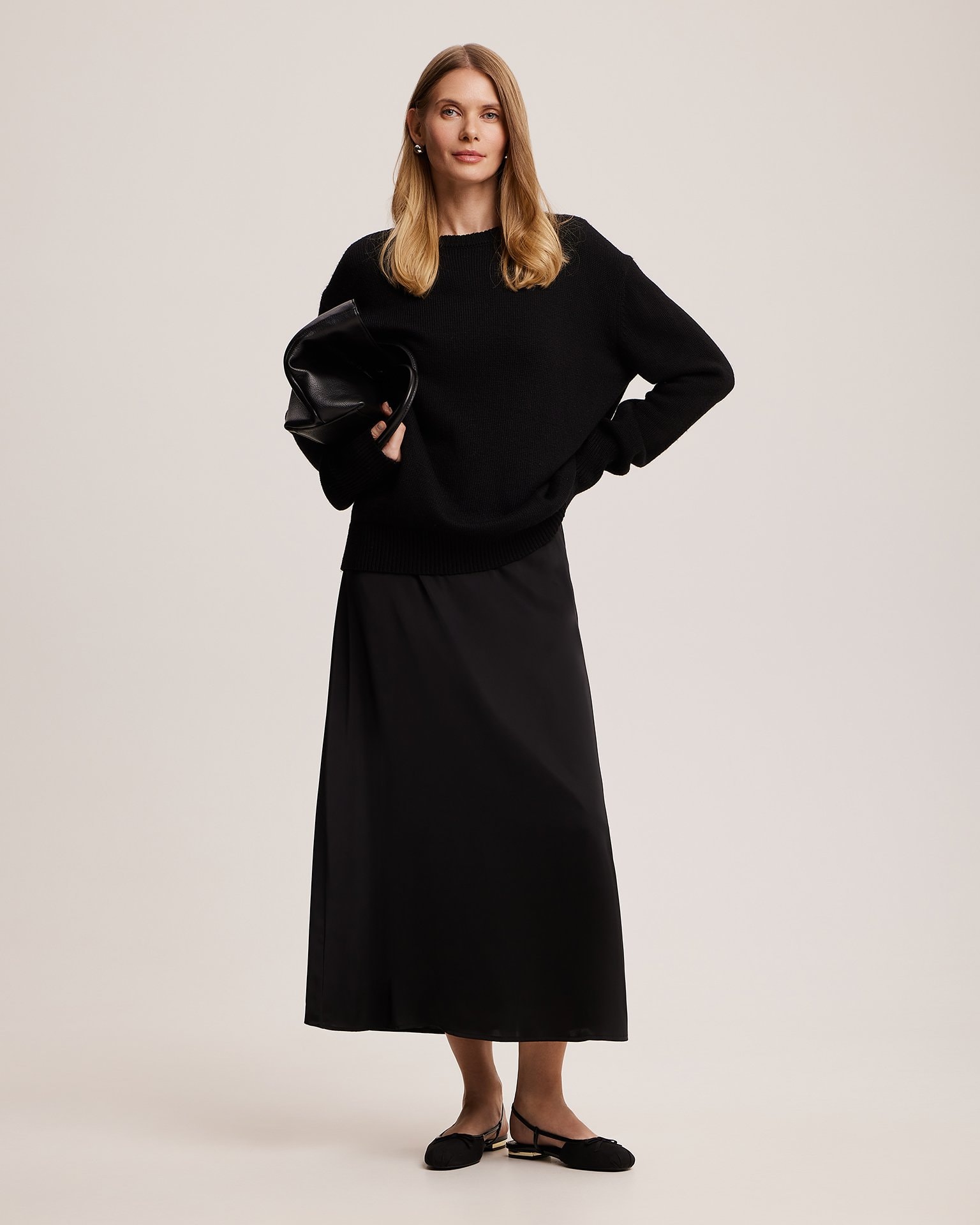 Skirt in a fluid fabric, Black