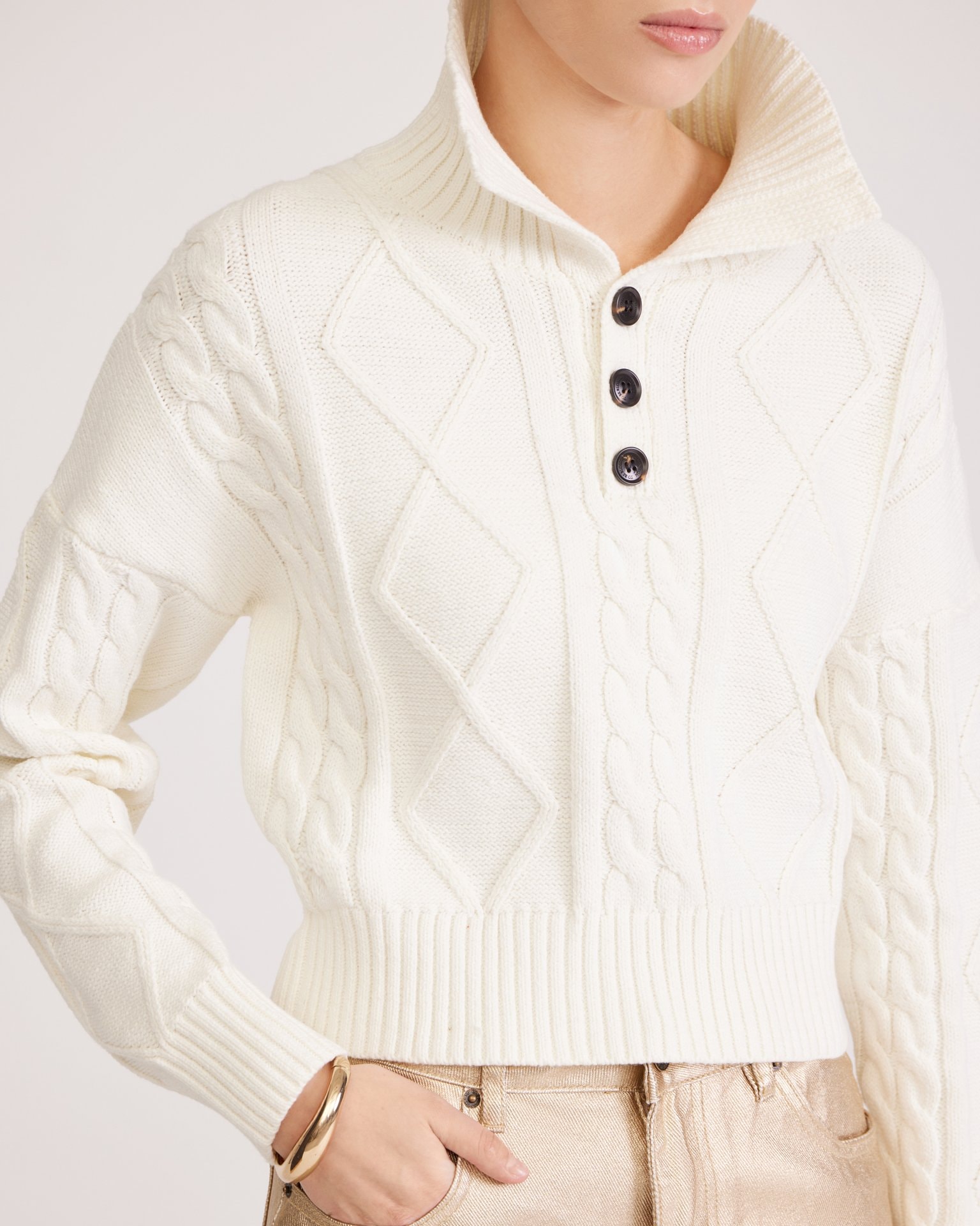 Jumper with a Collar, White