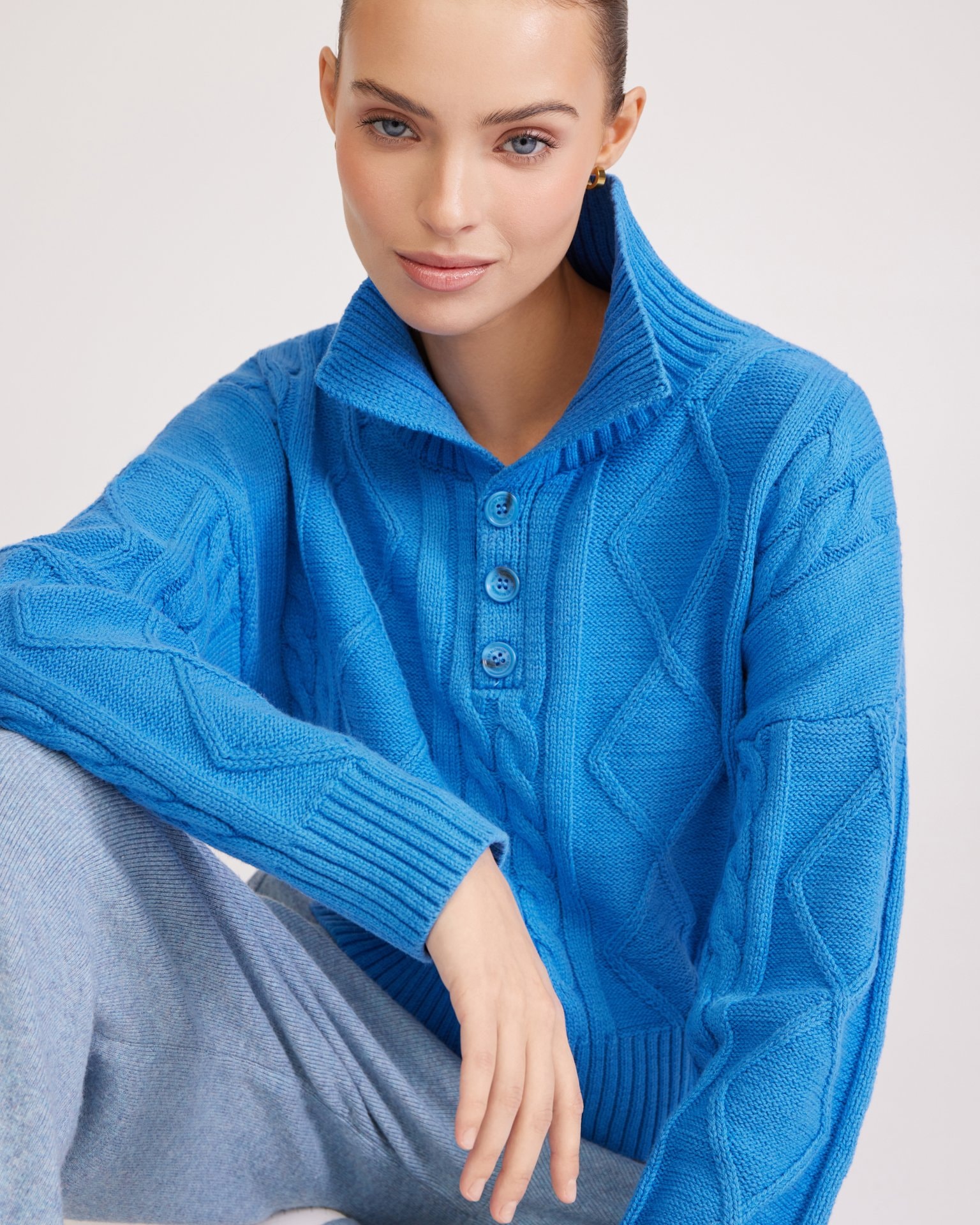 Blue jumper, Blue