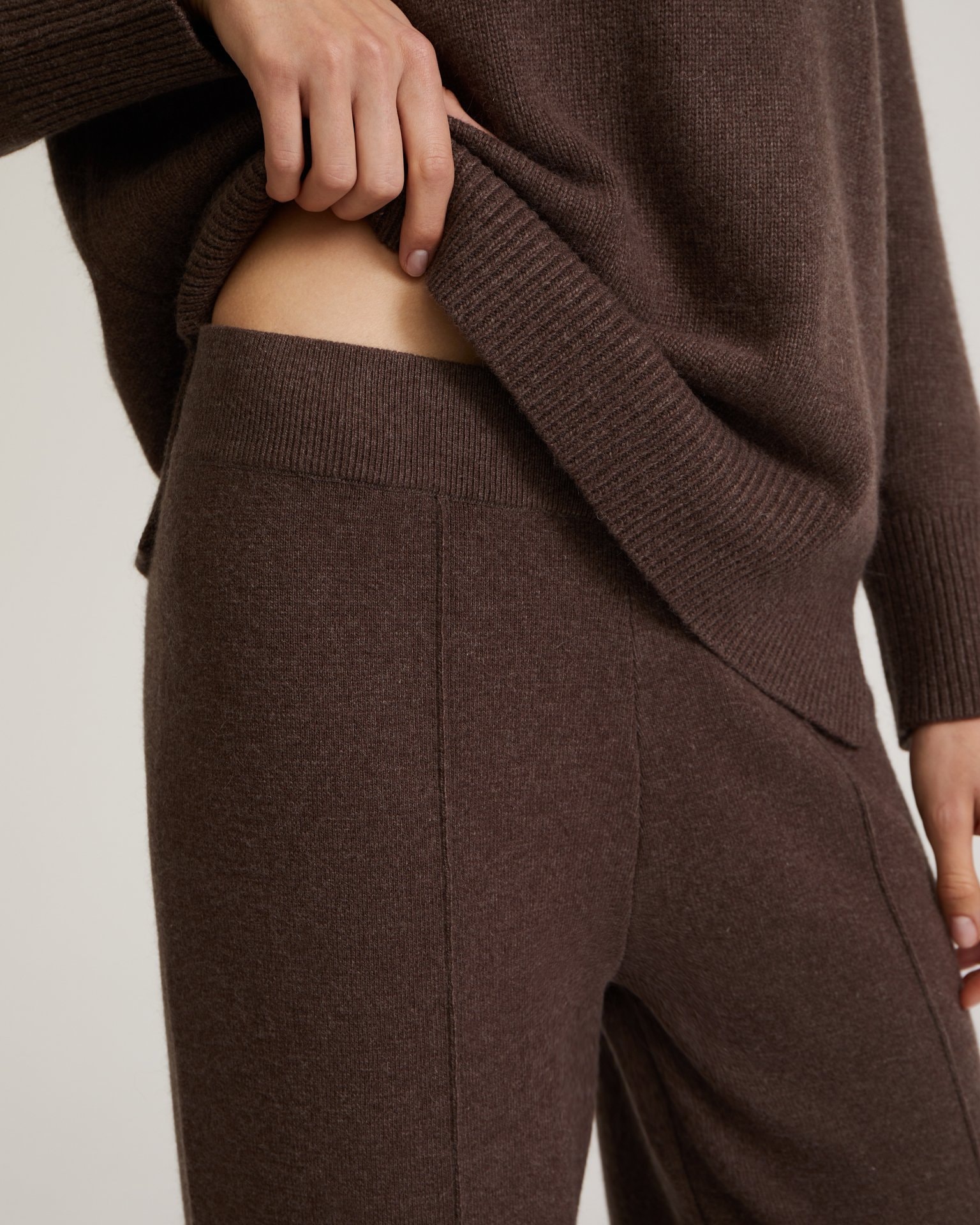 Knitted suit in chocolate brown, Brown — photo 10