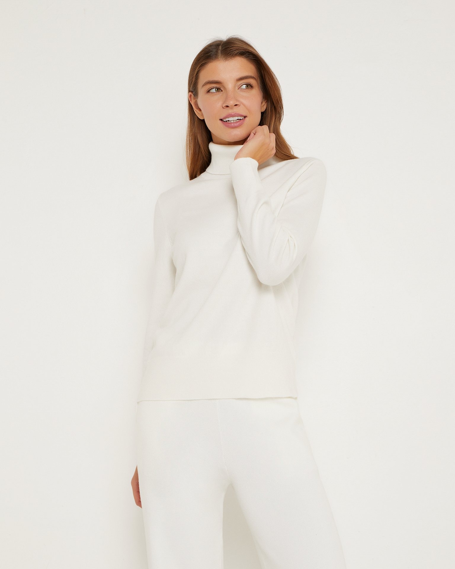 Turtleneck jumper, Milk