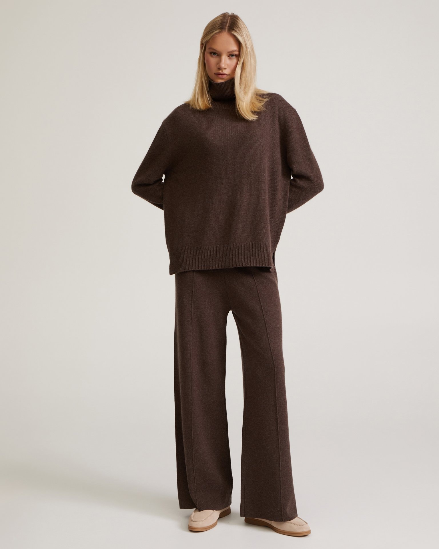 Knitted suit in chocolate brown, Brown — photo 3