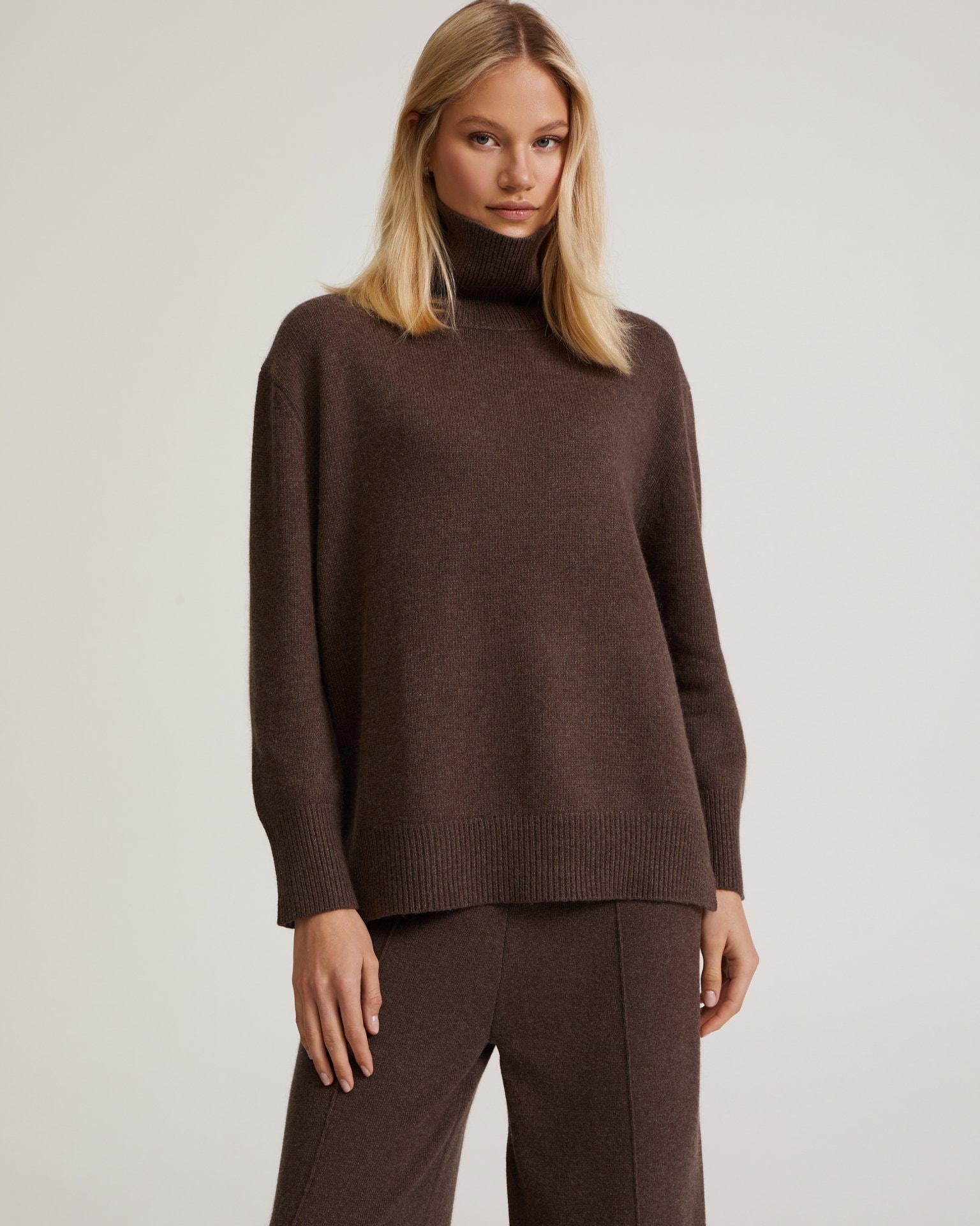 Knitted suit in chocolate brown, Brown — photo 7