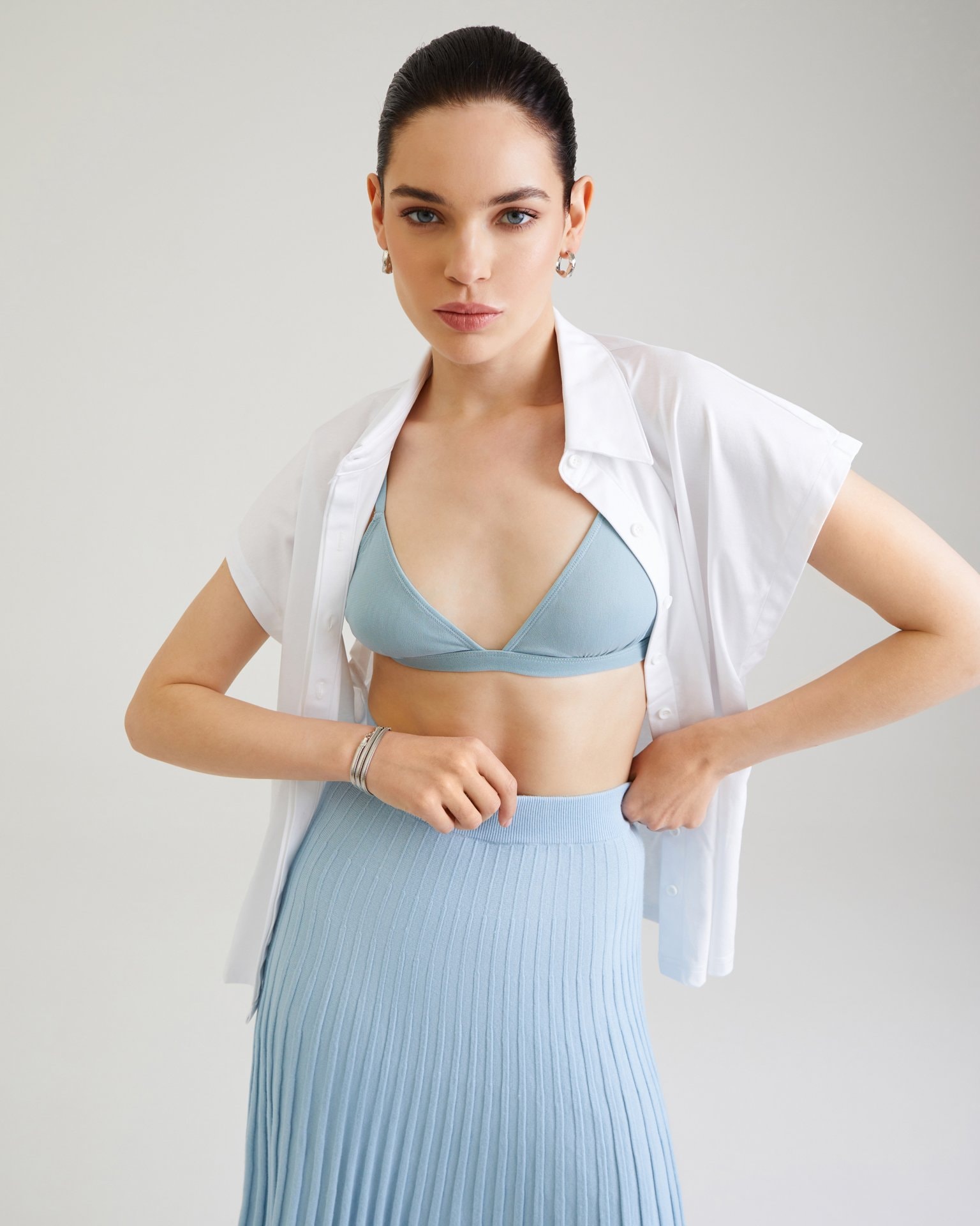 Pleated midi skirt in light blue, Blue — photo 4