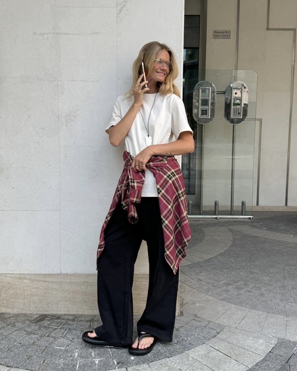 Sporty trousers with pockets, Black — photo 3