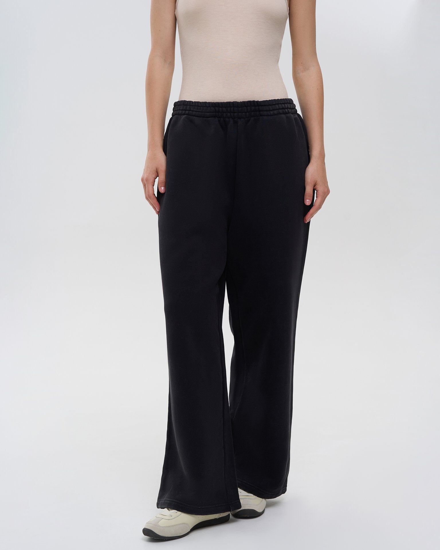 Sporty trousers with pockets, Black — photo 7